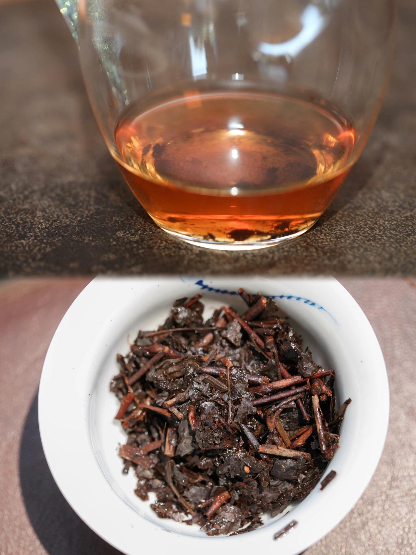 Chinese 20008 Aged Dark Brick Tea Qingzhuan Green Brick Aged Heicha
