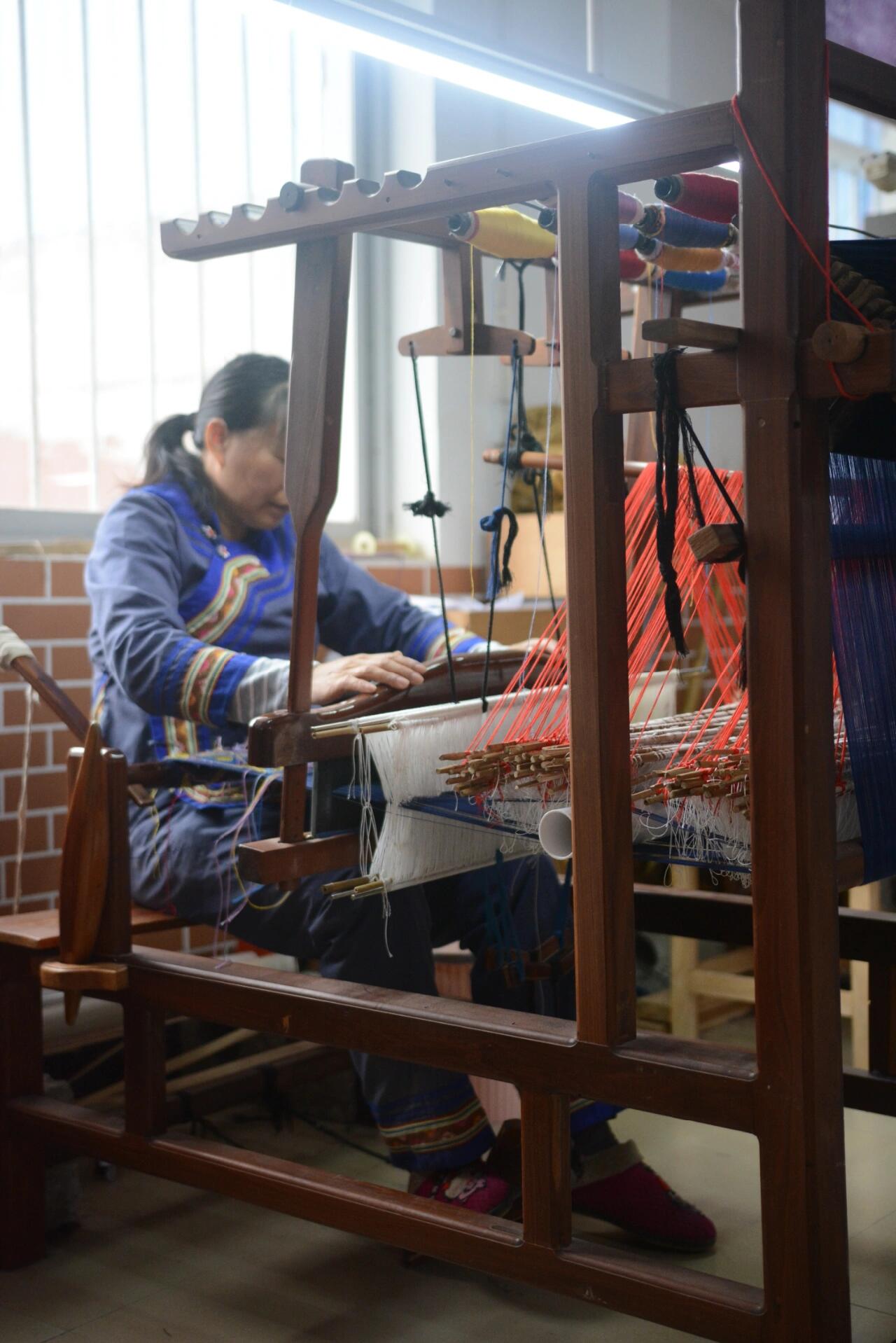 High-end Handcrafted Chinese Zhuang Brocade Silk Cloth Scarf Tea Table Cloth