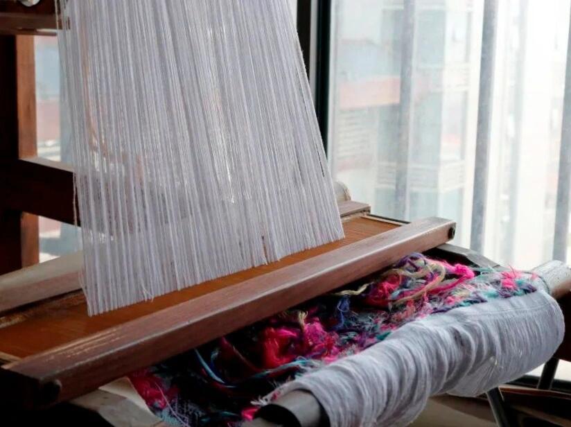 High-end Handcrafted Dragon Phoenix Pattern Chinese Purple Black Zhuang Brocade Silk Cloth Scarf Tea Table Cloth