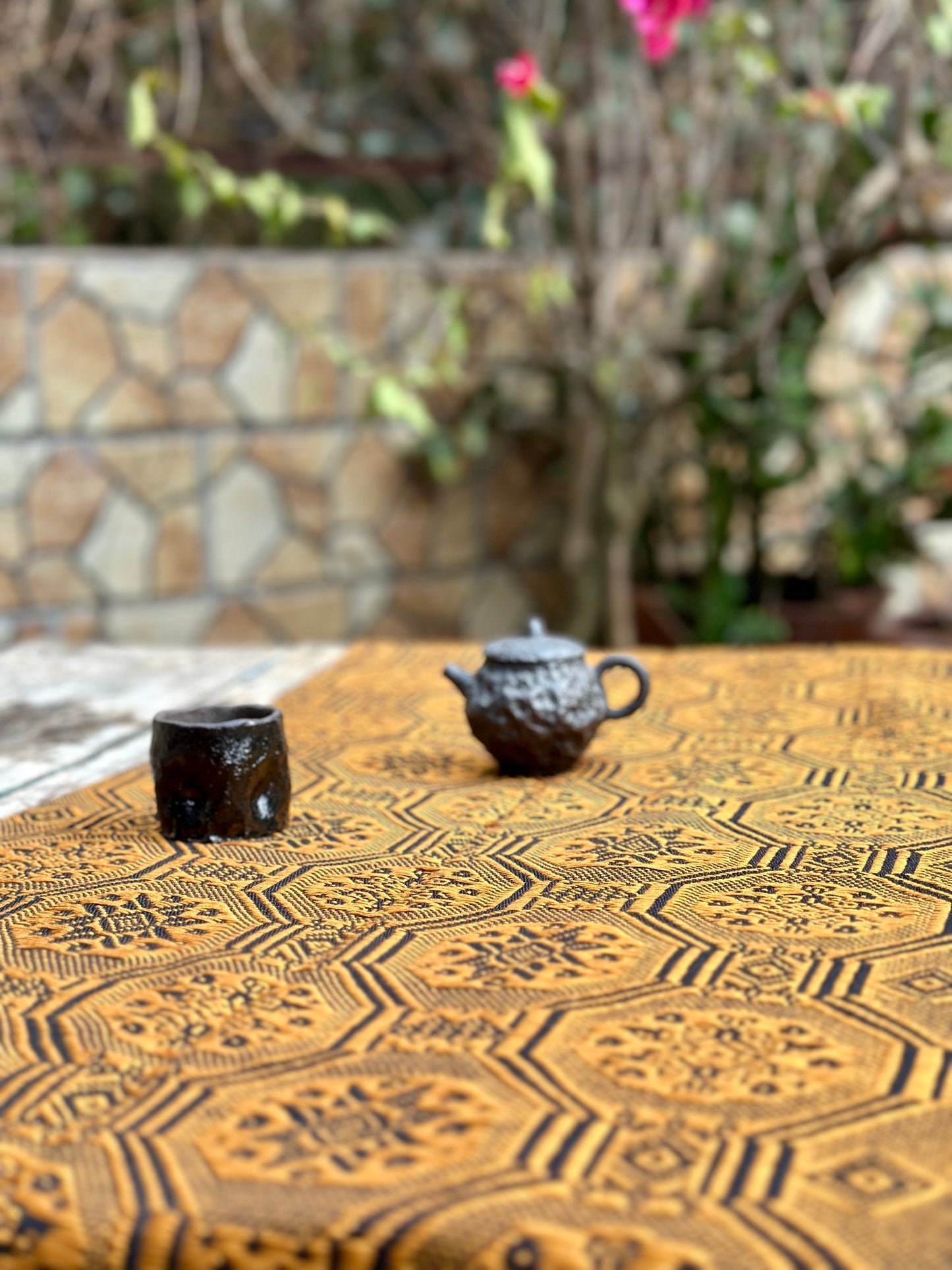 High-end Handcrafted Small Python Dragon Pattern Black Gold Chinese Zhuang Brocade Silk Cloth Scarf Tea Table Cloth