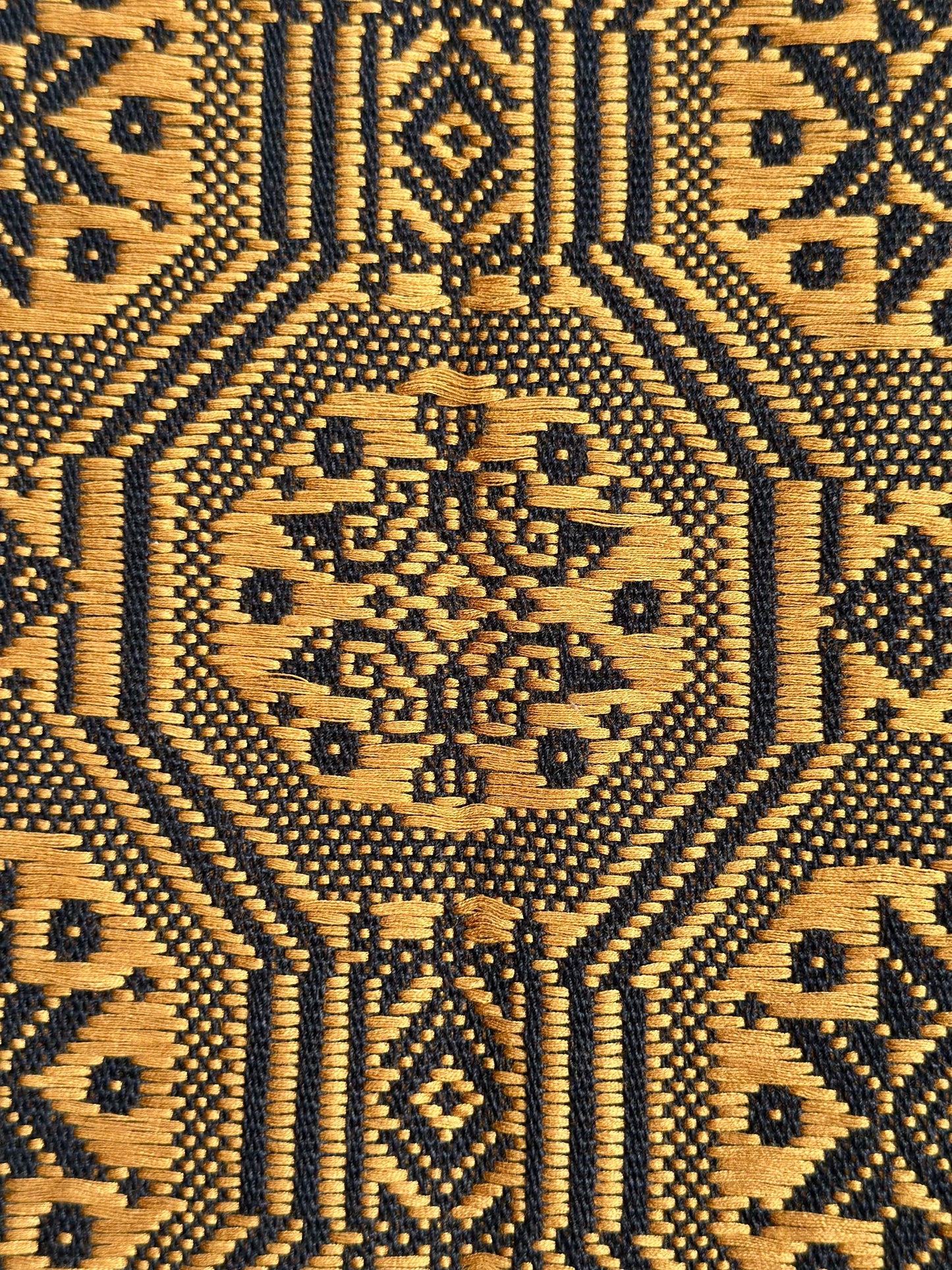 High-end Handcrafted Small Python Dragon Pattern Black Gold Chinese Zhuang Brocade Silk Cloth Scarf Tea Table Cloth