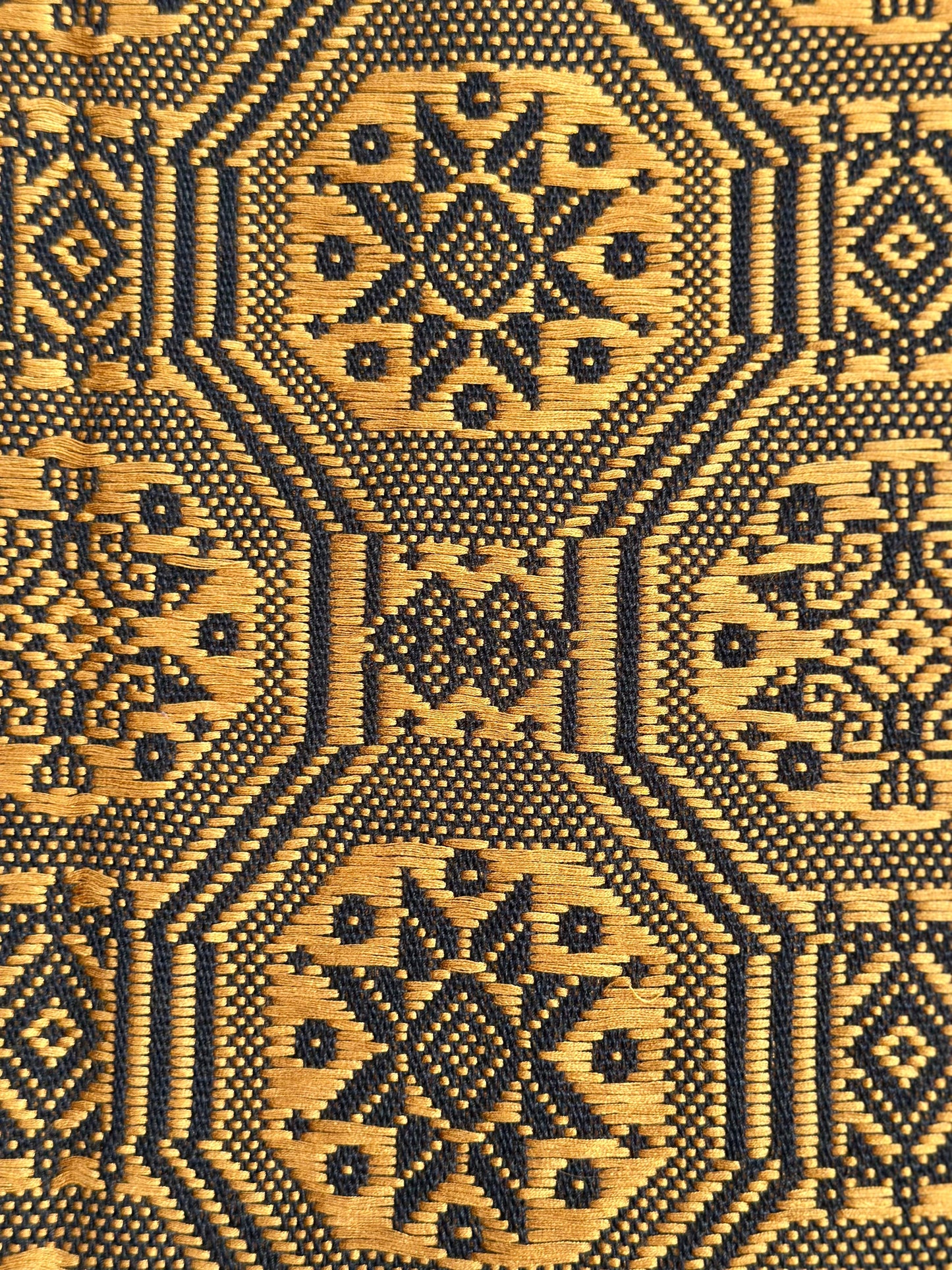 High-end Handcrafted Small Python Dragon Pattern Black Gold Chinese Zhuang Brocade Silk Cloth Scarf Tea Table Cloth