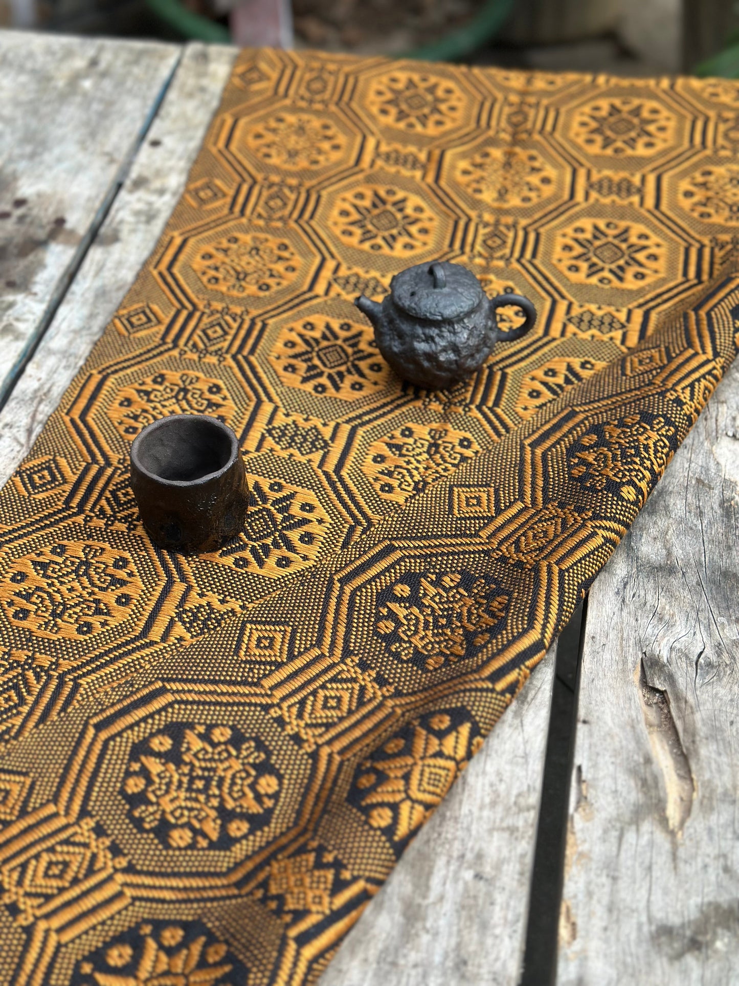 High-end Handcrafted Small Python Dragon Pattern Black Gold Chinese Zhuang Brocade Silk Cloth Scarf Tea Table Cloth