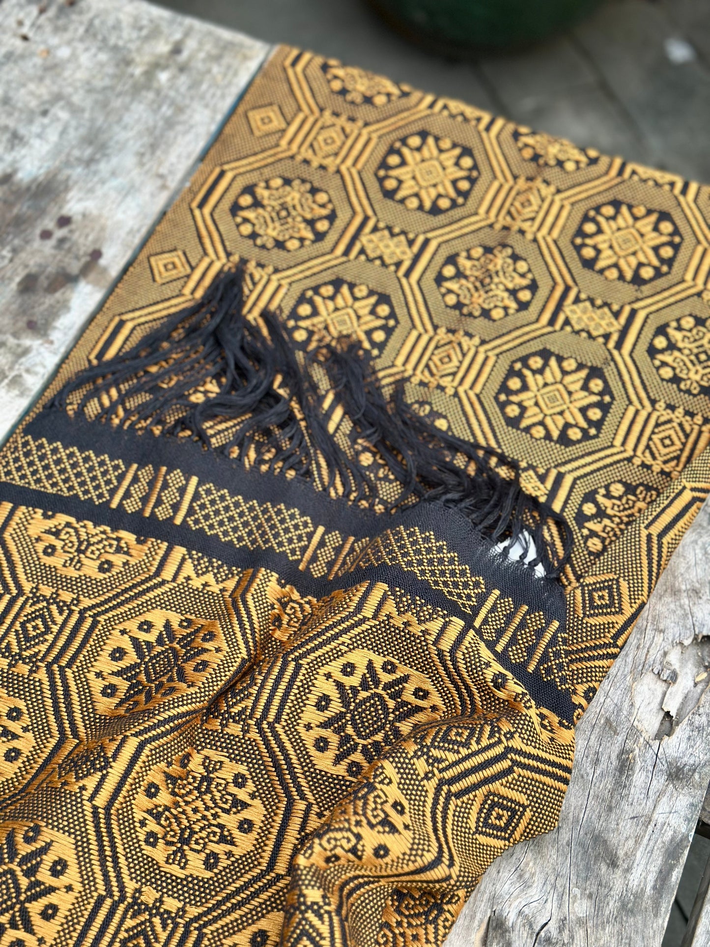 High-end Handcrafted Small Python Dragon Pattern Black Gold Chinese Zhuang Brocade Silk Cloth Scarf Tea Table Cloth