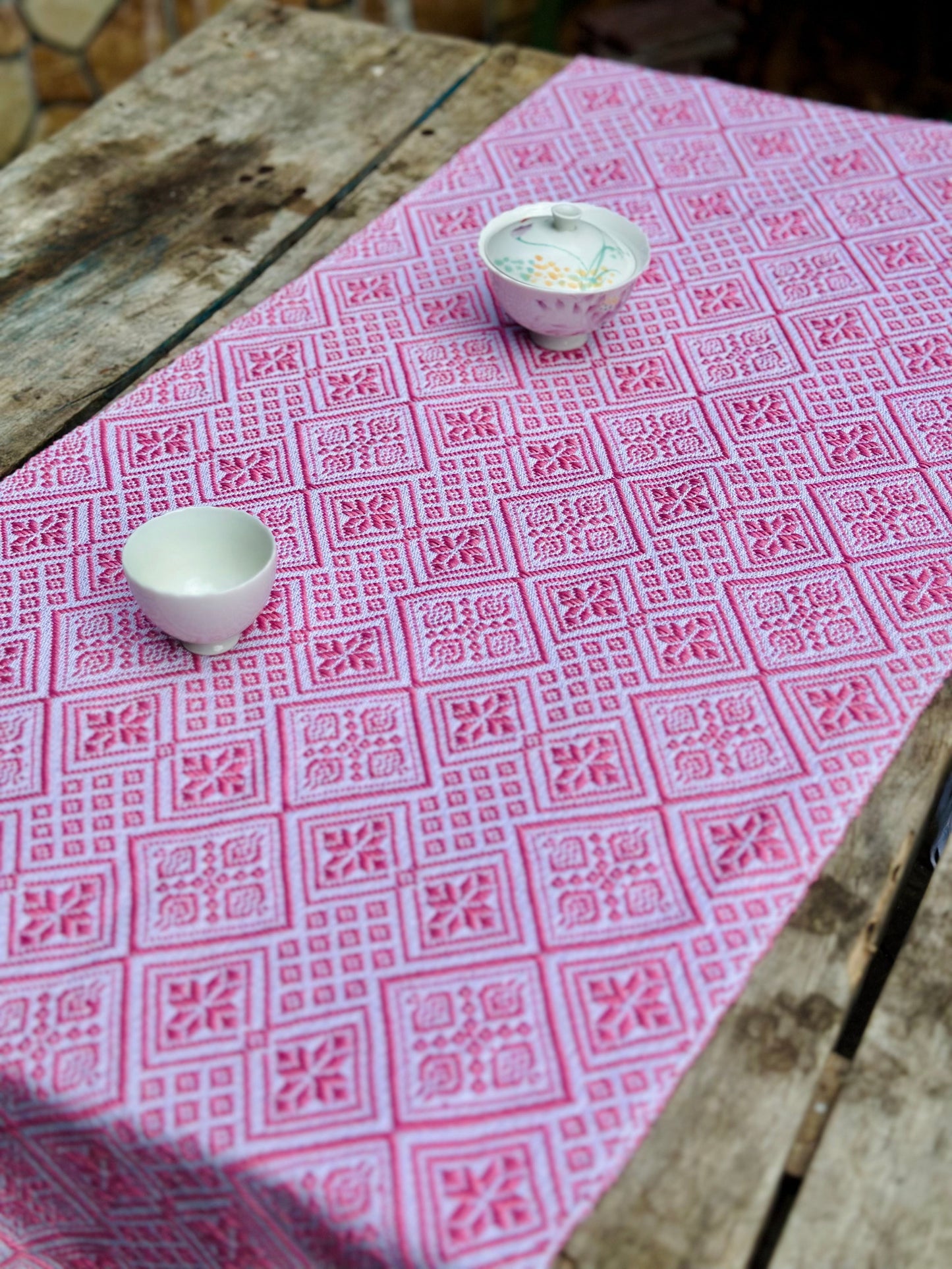 High-end Handcrafted Anise Field Pattern Chinese Pink White Zhuang Brocade Silk Cloth Scarf Tea Table Cloth