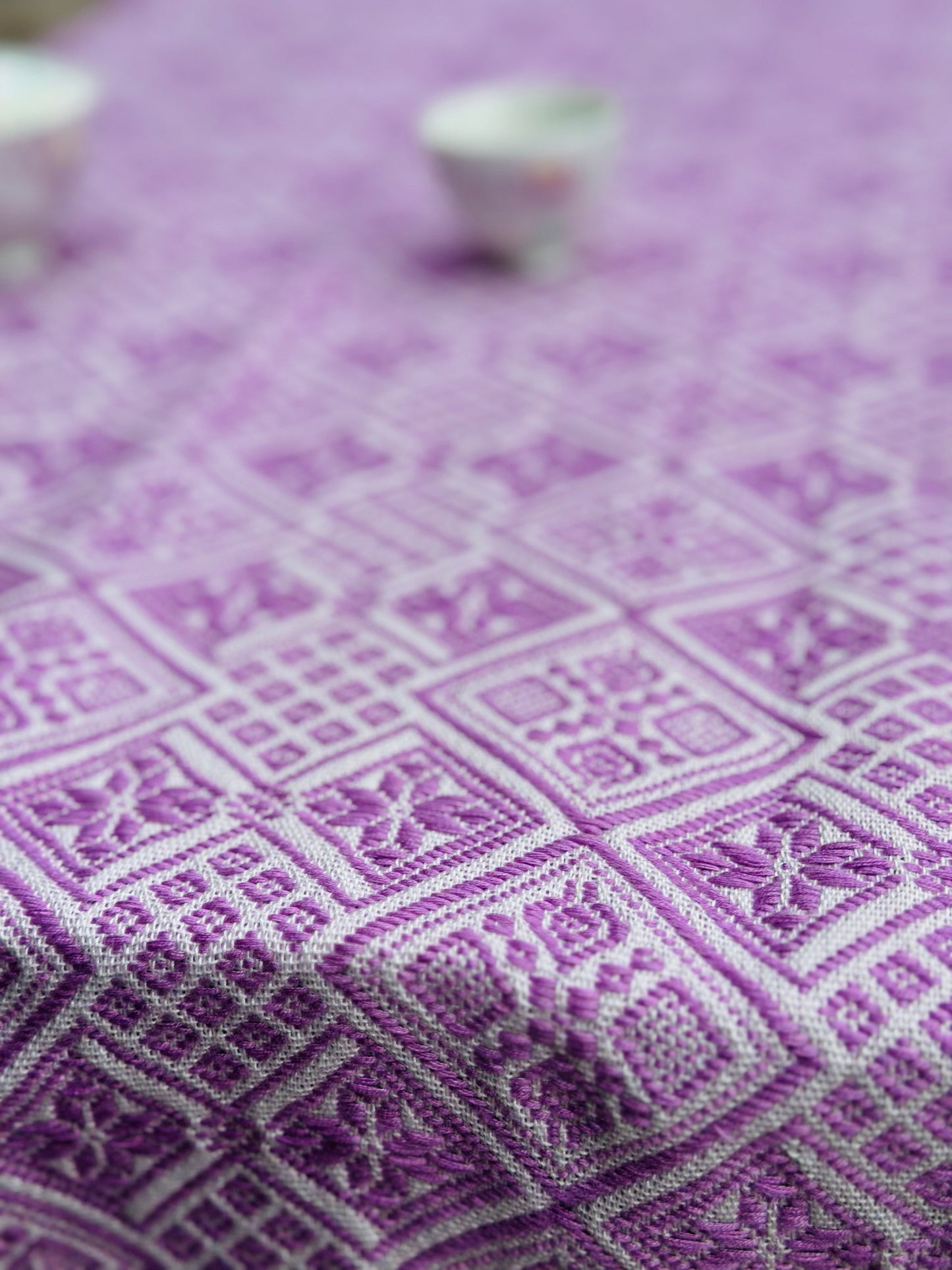 High-end Handcrafted  Pattern Chinese  Pattern Zhuang Brocade Silk Cloth Scarf Tea Table Cloth