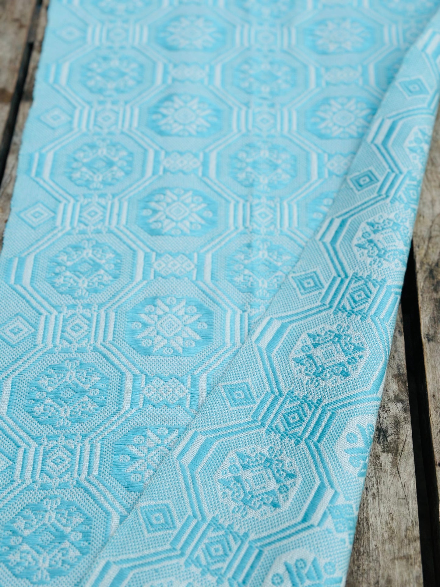 High-end Handcrafted Small Python Dargon Pattern Chinese Light Green White Zhuang Brocade Silk Cloth Scarf Tea Table Cloth