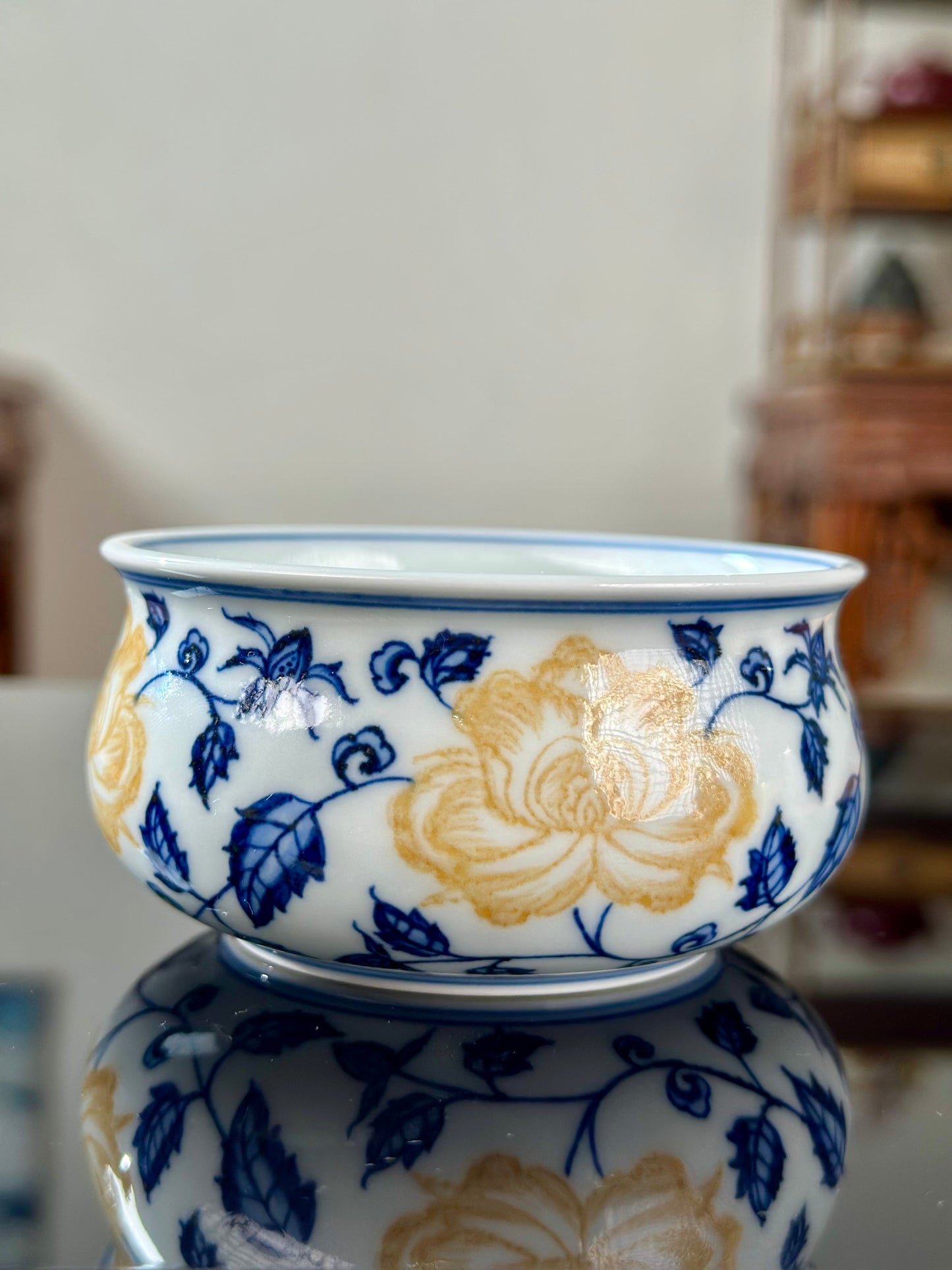 Handpainted Chinese Luxious Blue White Porcelain Underglaze Gold Youlijin Classic Peony Pattern Artwork Teacup