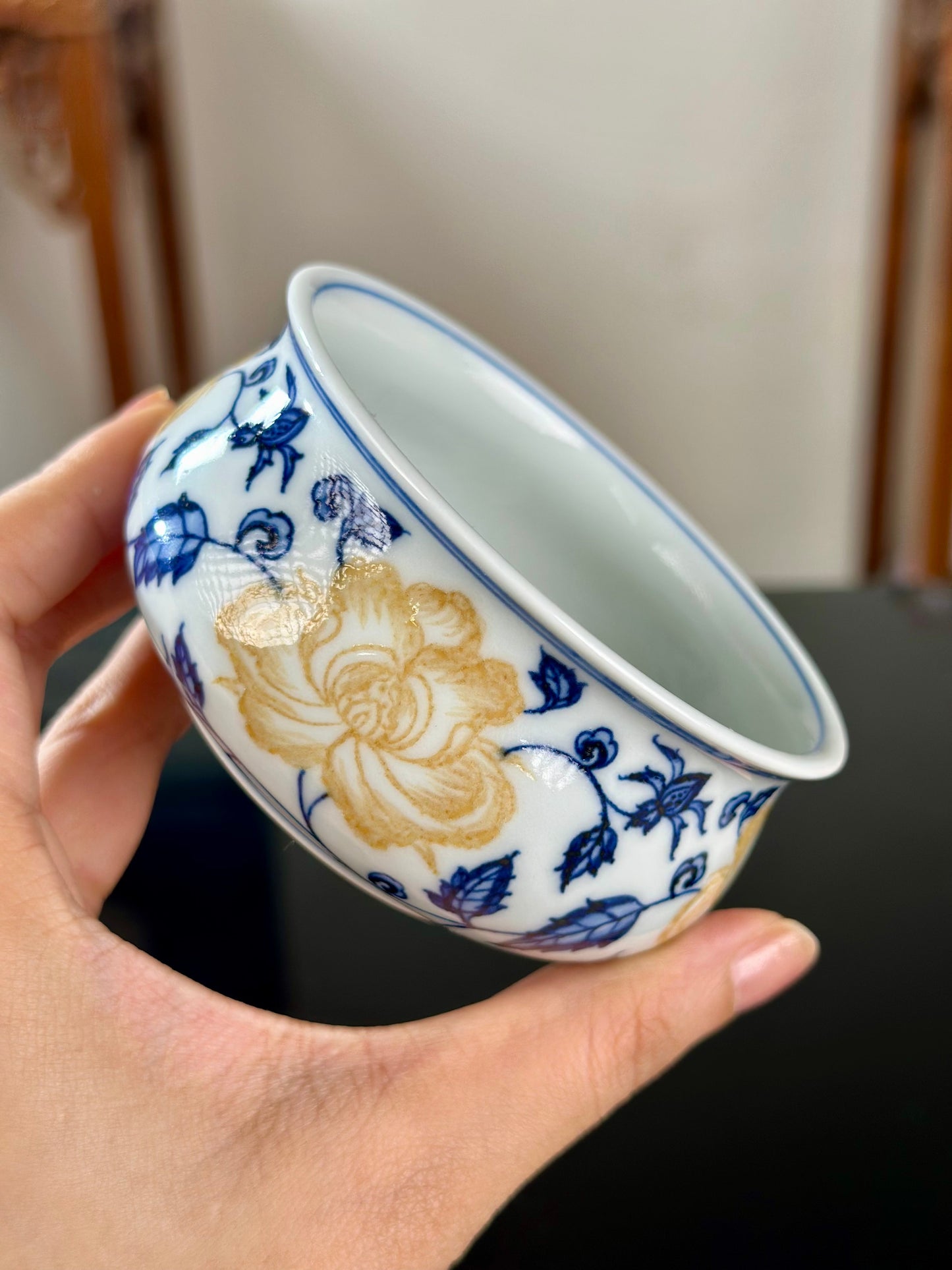 Handpainted Chinese Luxious Blue White Porcelain Underglaze Gold Youlijin Classic Peony Pattern Artwork Teacup