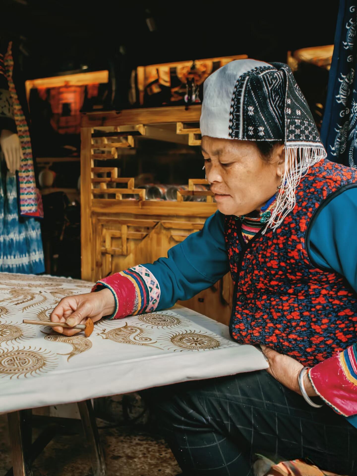 Chinese Handpainted Batik Chinese 2026 Horse Year Calender CHinese Souvenir