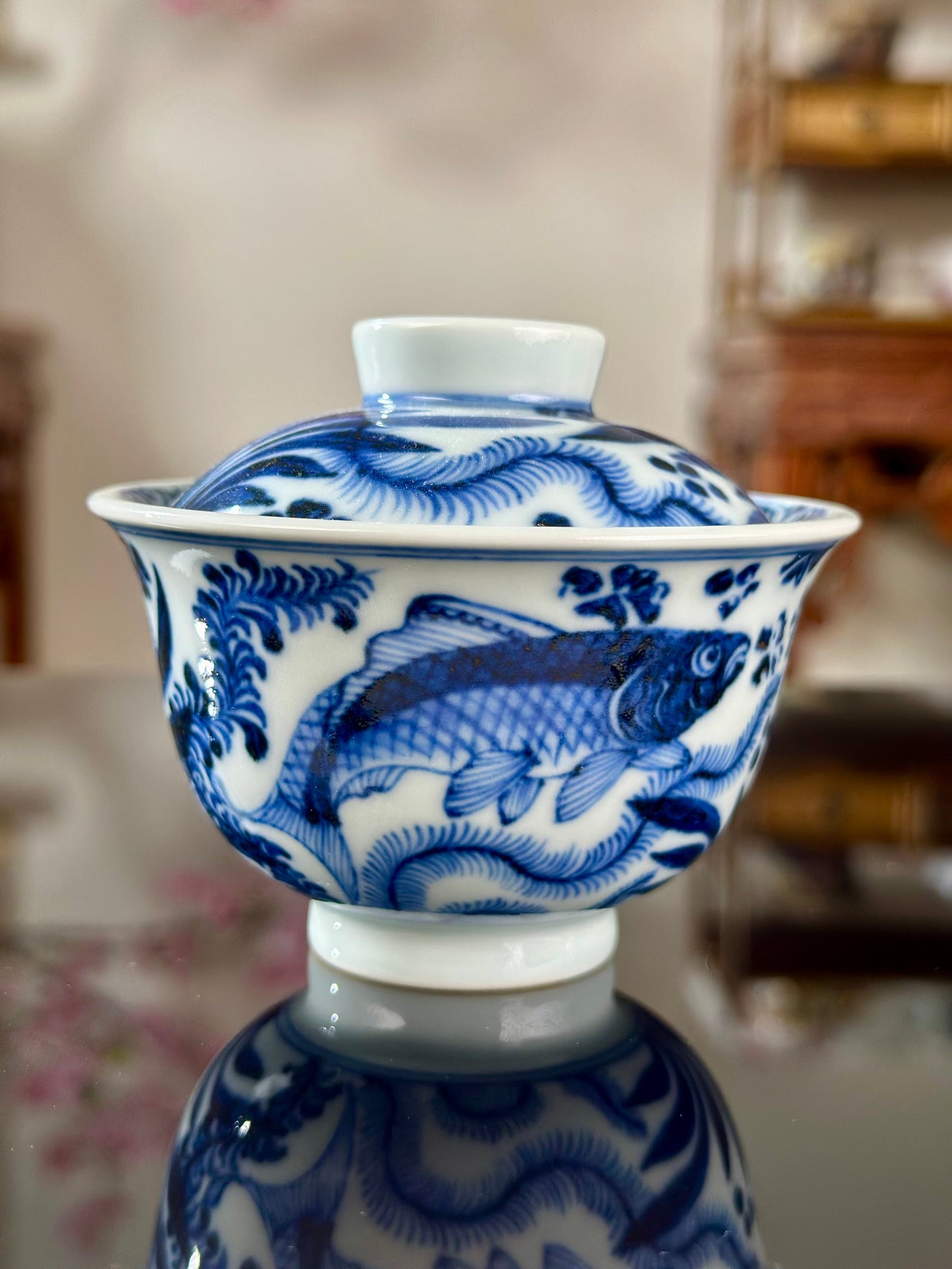 Handpainted Chinese Traditional Fish and Alga Pattern Blue White Porcelain Teapot Jingdezhen Gaiwan