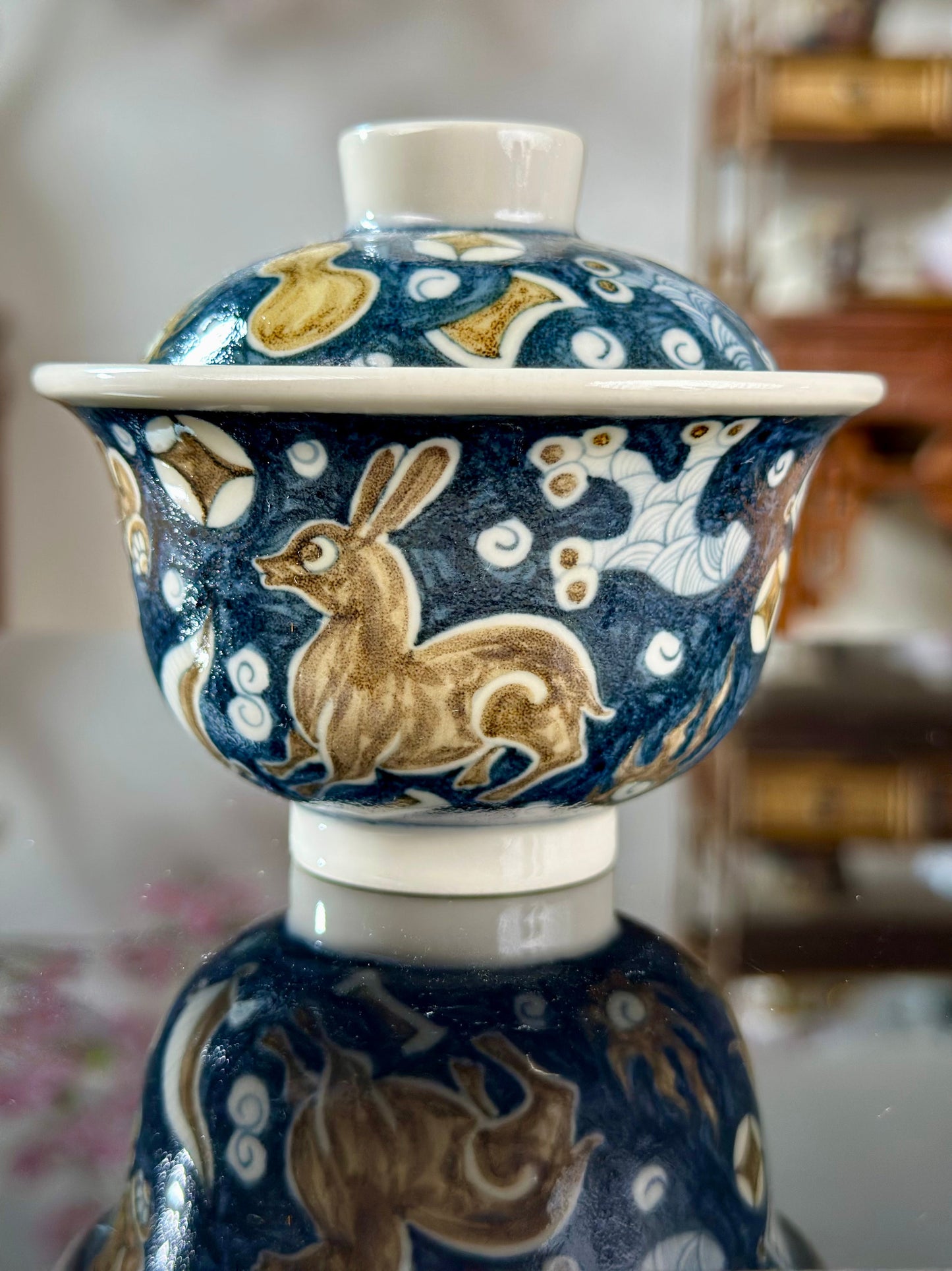 Handpainted Chinese Luxious Blue White Porcelain Underglaze Gold Youlijin Classic Varied Treasure Rabbit Pattern Artwork Gaiwan Teapot
