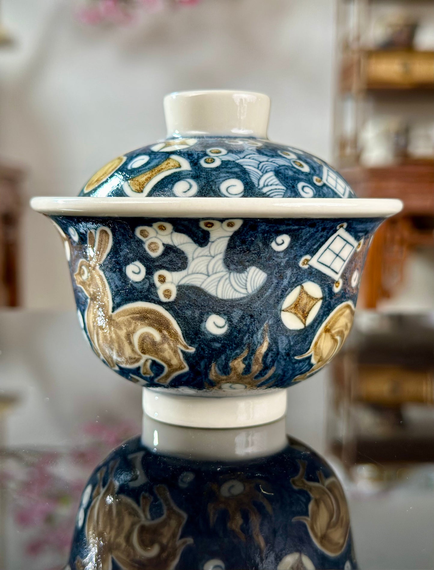 Handpainted Chinese Luxious Blue White Porcelain Underglaze Gold Youlijin Classic Varied Treasure Rabbit Pattern Artwork Gaiwan Teapot