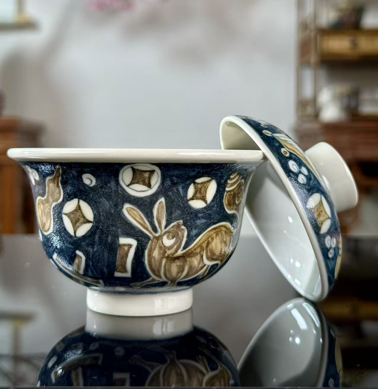 Handpainted Chinese Luxious Blue White Porcelain Underglaze Gold Youlijin Classic Varied Treasure Rabbit Pattern Artwork Gaiwan Teapot