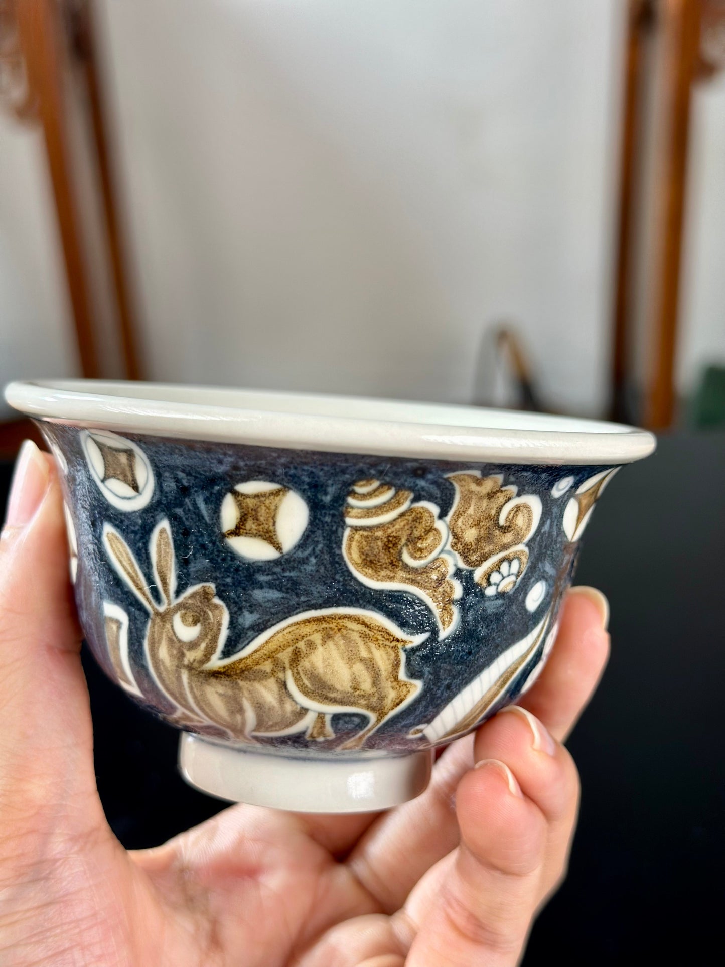 Handpainted Chinese Luxious Blue White Porcelain Underglaze Gold Youlijin Classic Varied Treasure Rabbit Pattern Artwork Gaiwan Teapot