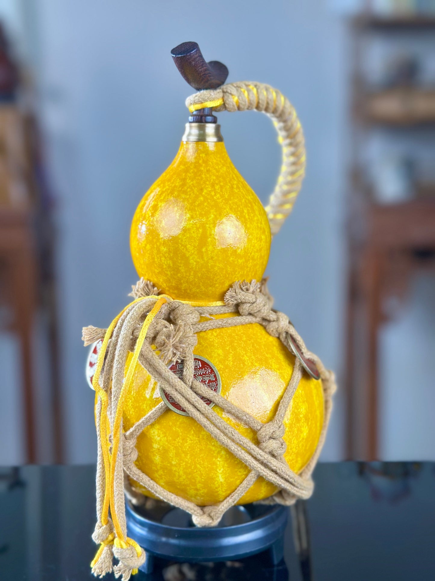Hand dyed Fengshui Ornament Bright Golden Chinese Lacquerware Hulu Natural Gourd Water Tea Container Classical Home Decor
