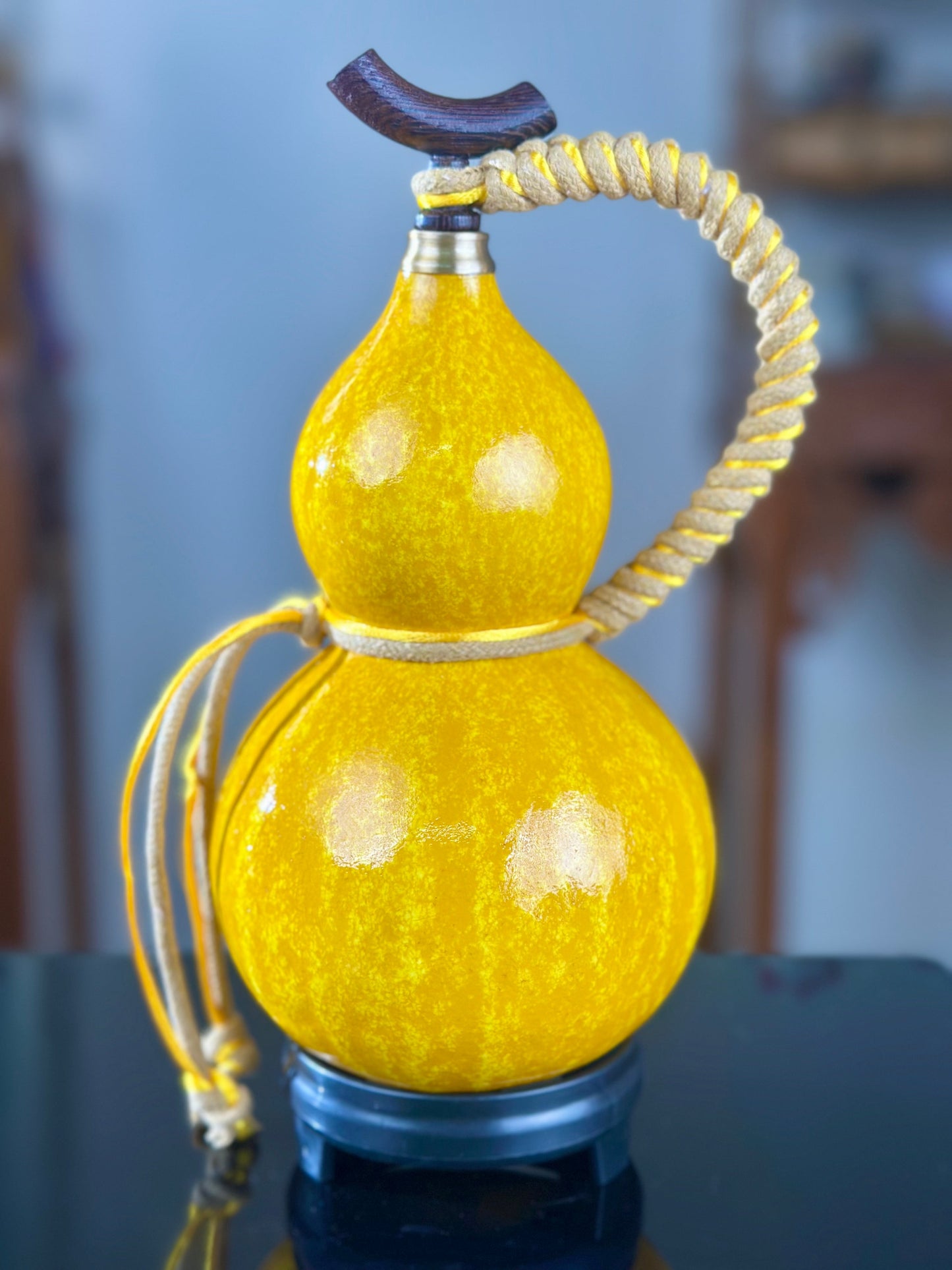Hand dyed Fengshui Ornament Bright Golden Chinese Lacquerware Hulu Natural Gourd Water Tea Container Classical Home Decor