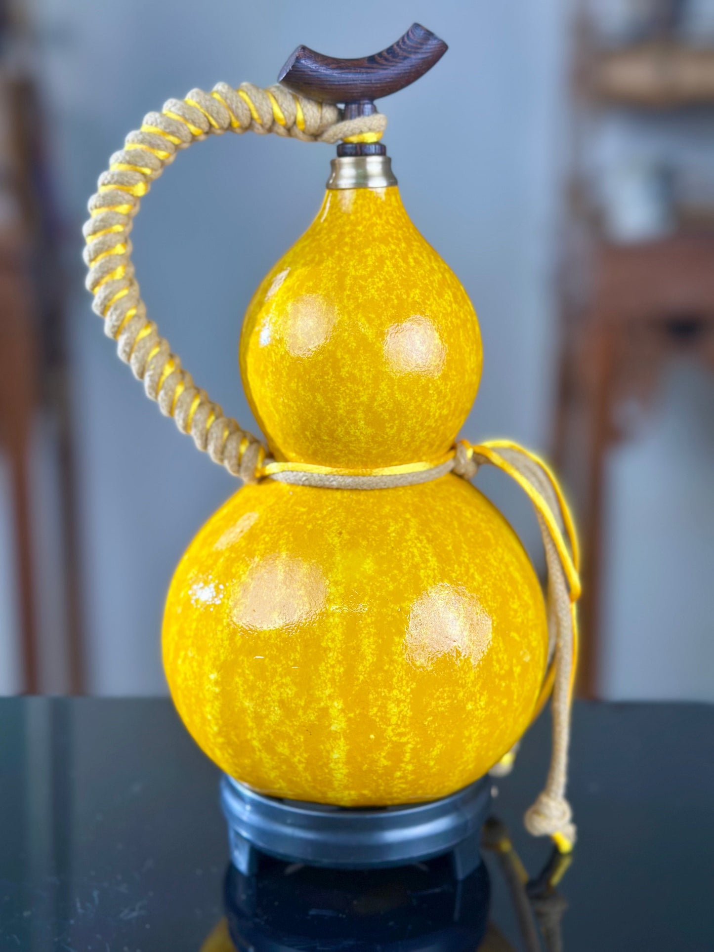 Hand dyed Fengshui Ornament Bright Golden Chinese Lacquerware Hulu Natural Gourd Water Tea Container Classical Home Decor