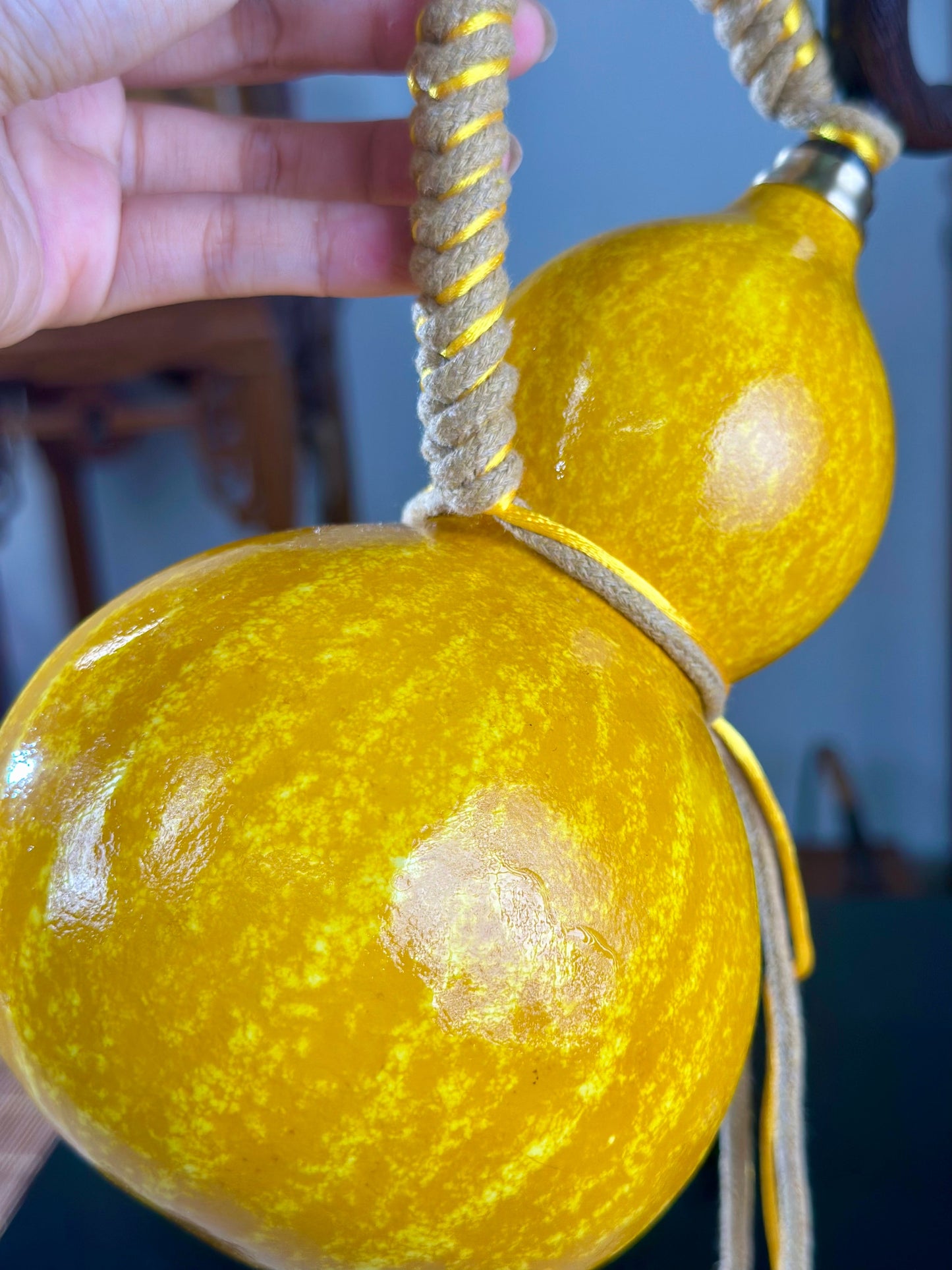 Hand dyed Fengshui Ornament Bright Golden Chinese Lacquerware Hulu Natural Gourd Water Tea Container Classical Home Decor