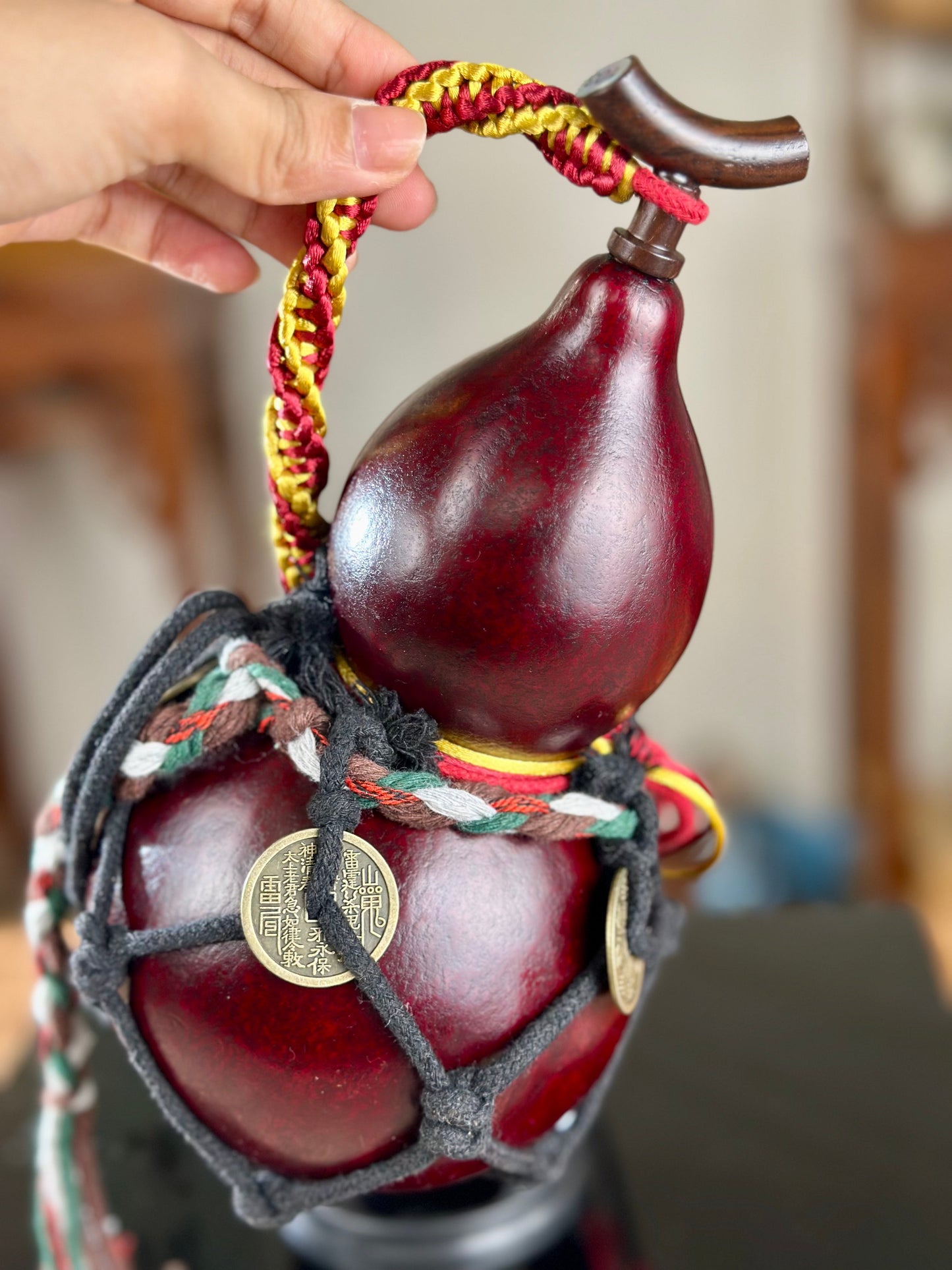 Hand dyed Fengshui Ornament Burgundy Reddish Chinese Lacquerware Hulu Natural Gourd Water Tea Container Classical Home Decor
