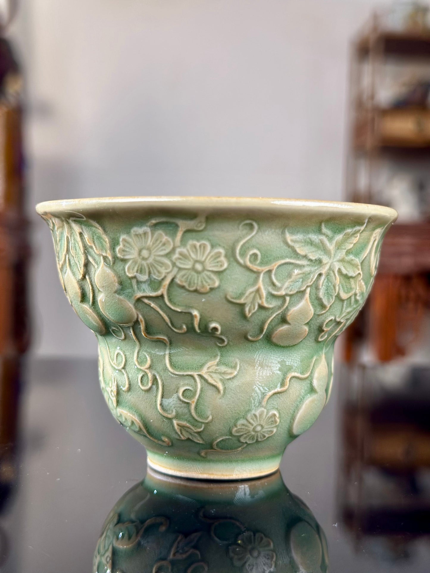 Handengraved Chinse Gourd Shape Yaozhou Kiln Olive Green Teacup