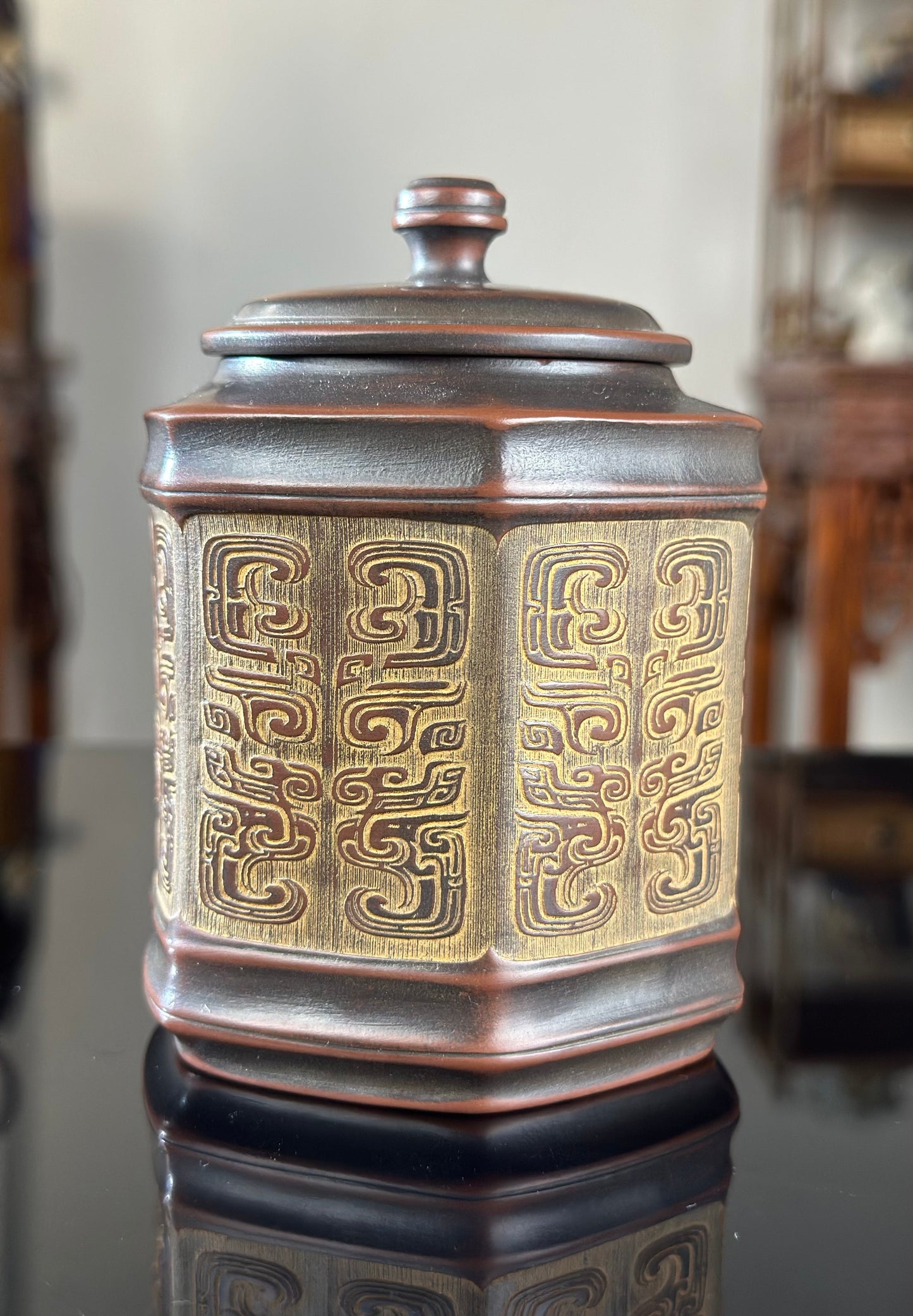 Hand Engraved Chinse Antique Taotie Pattern Nixing Clay Tea Jar Tea Container