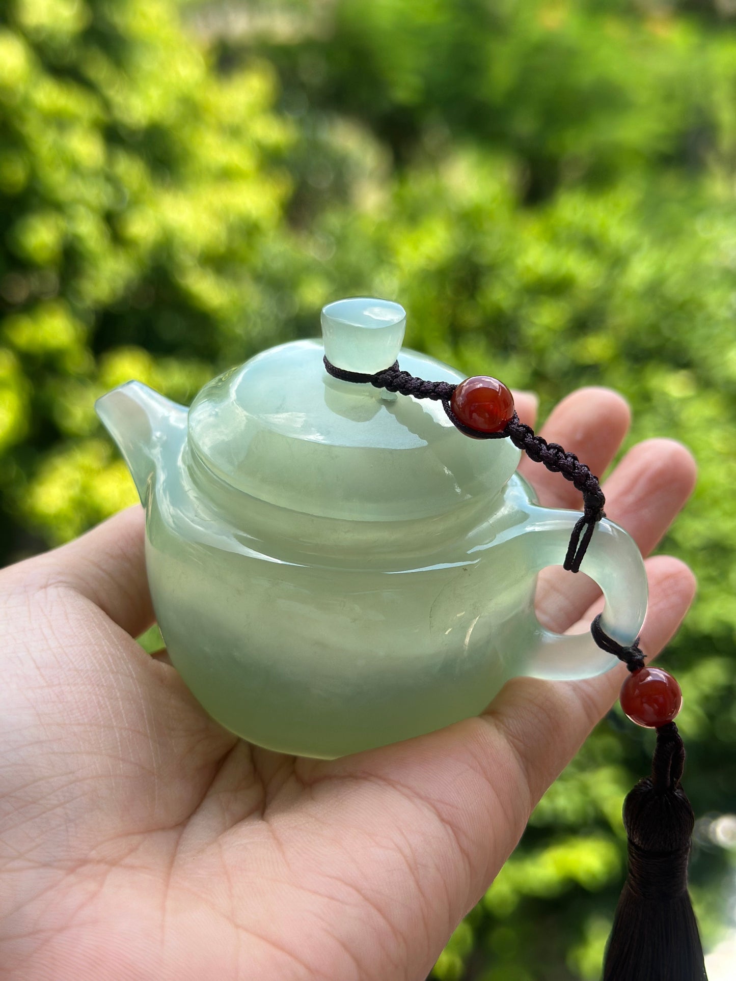 Handcrafted Chinese Xiuyu Authentic Jade Mini Dezhong Shape Teapot Unique Artwork Jade Pot