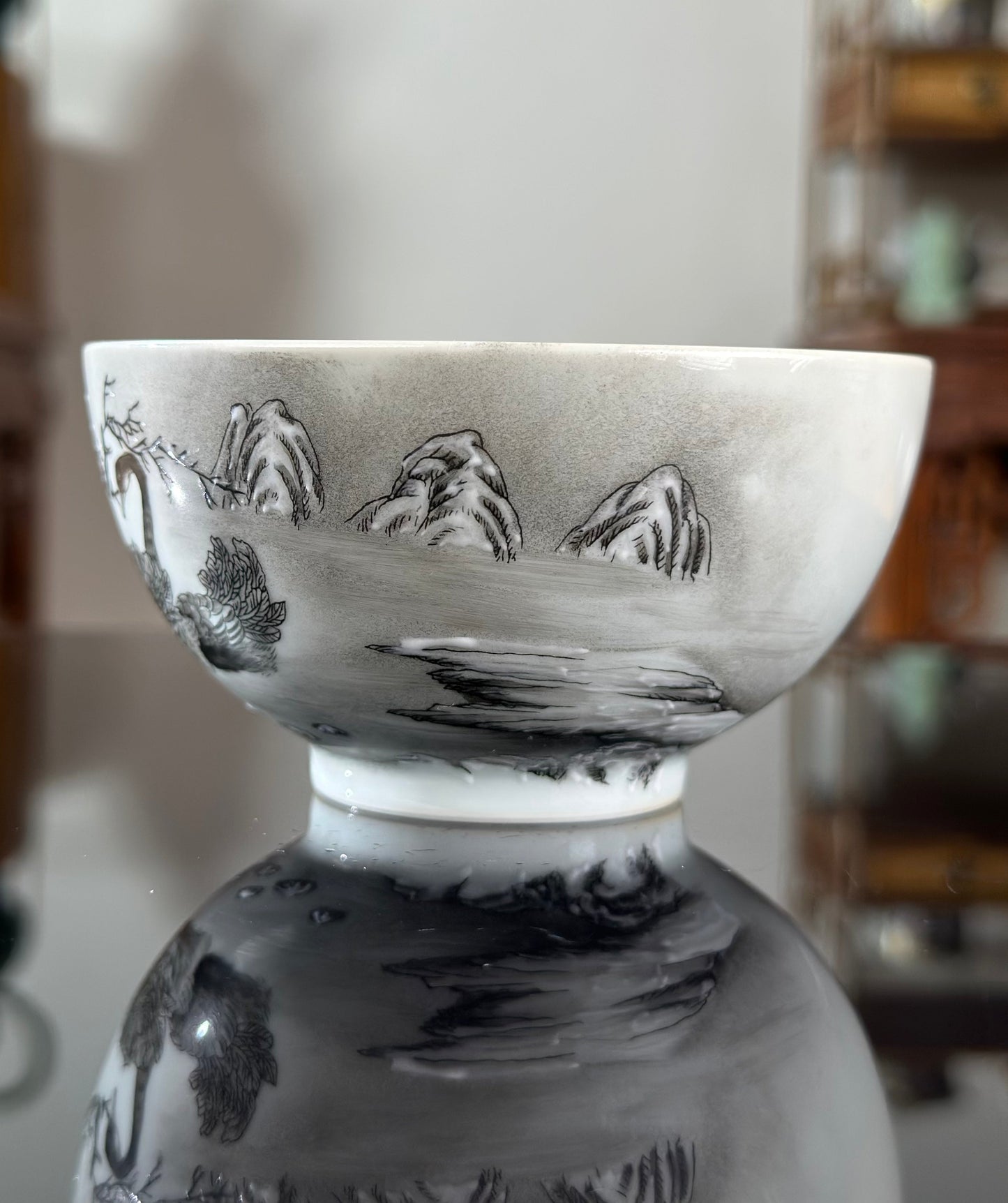 High-class Chinese Handpainted Chinese Classic Fencai Teacup Snowing Swan Pattern Famille Rose Artwork Cup