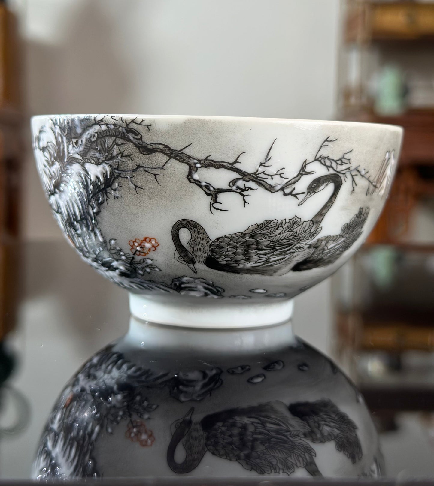 High-class Chinese Handpainted Chinese Classic Fencai Teacup Snowing Swan Pattern Famille Rose Artwork Cup