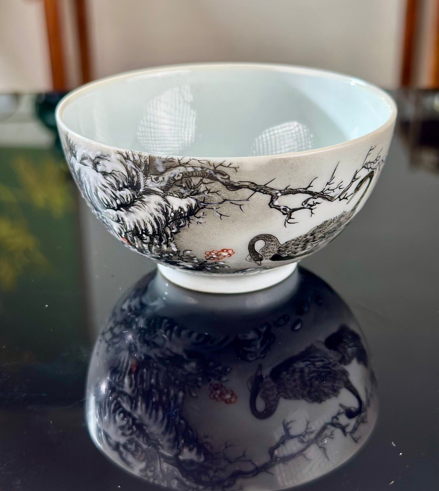 High-class Chinese Handpainted Chinese Classic Fencai Teacup Snowing Swan Pattern Famille Rose Artwork Cup
