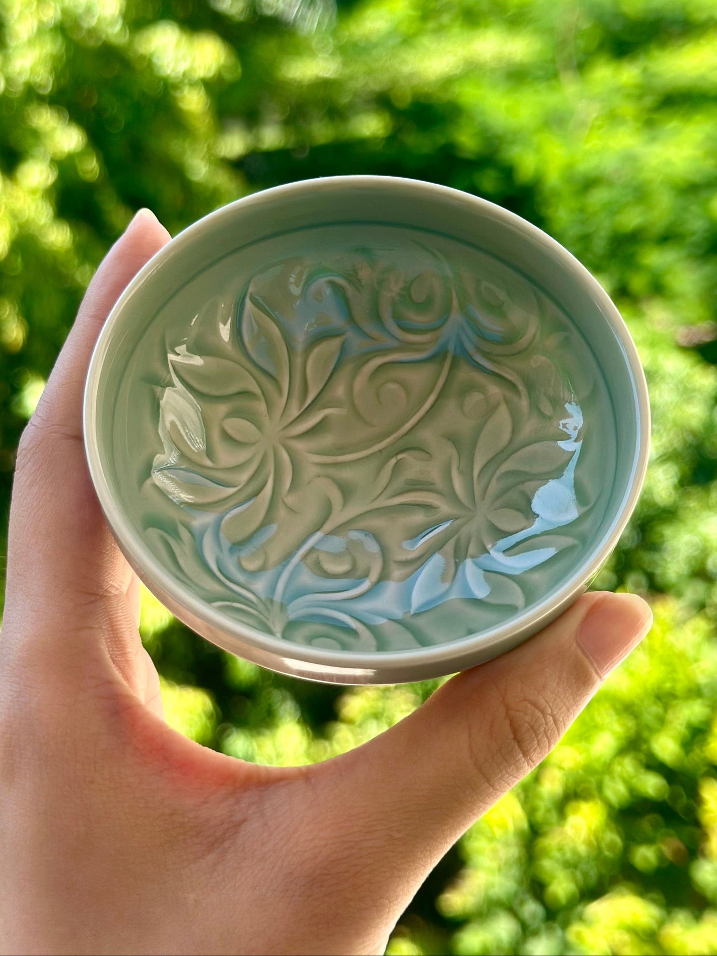 Hand Carved Chinse Lotus Yaozhou Celadon Porcelain Kiln Sky Blue Green Puer Shape Teacup