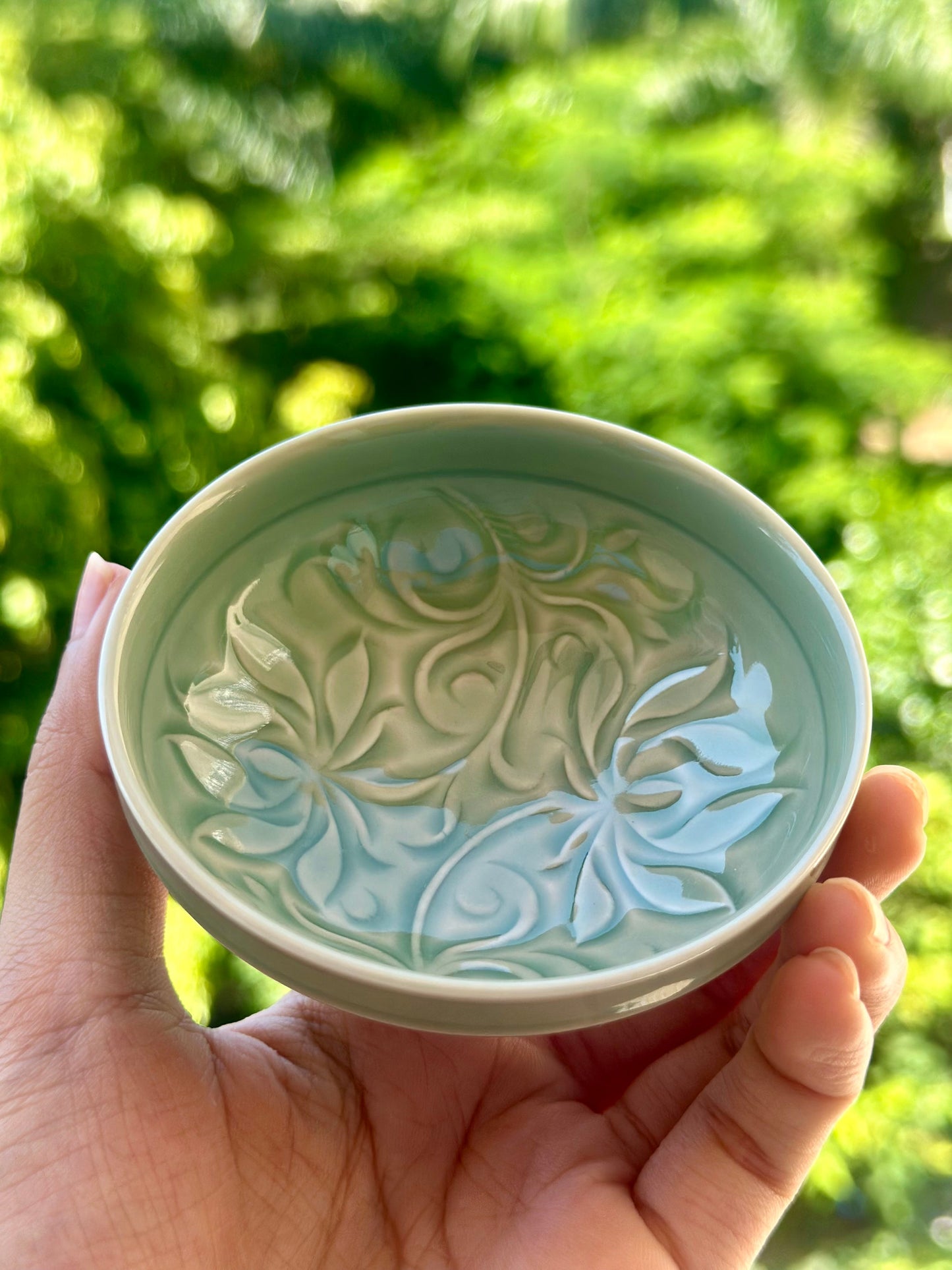 Hand Carved Chinse Lotus Yaozhou Celadon Porcelain Kiln Sky Blue Green Puer Shape Teacup