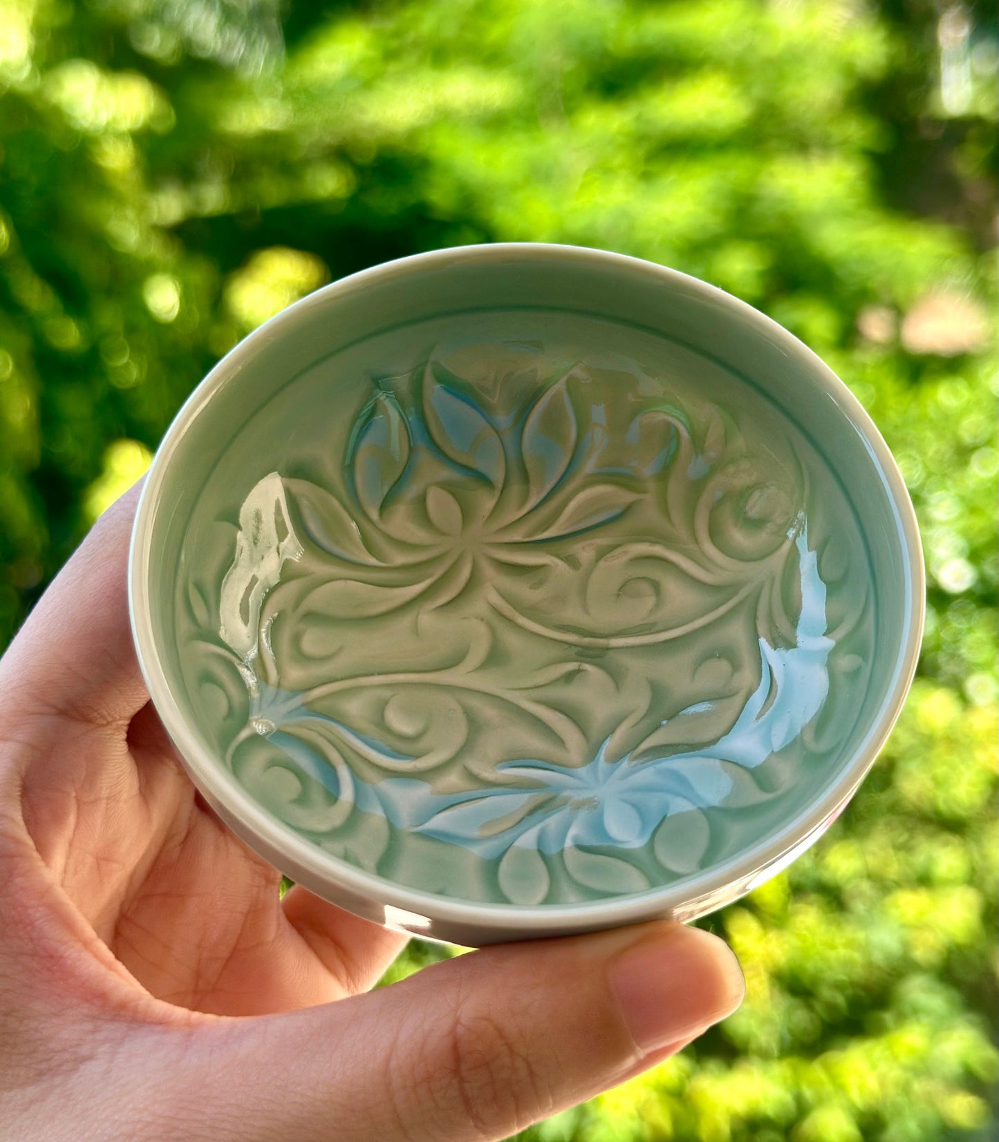 Hand Carved Chinse Lotus Yaozhou Celadon Porcelain Kiln Sky Blue Green Puer Shape Teacup