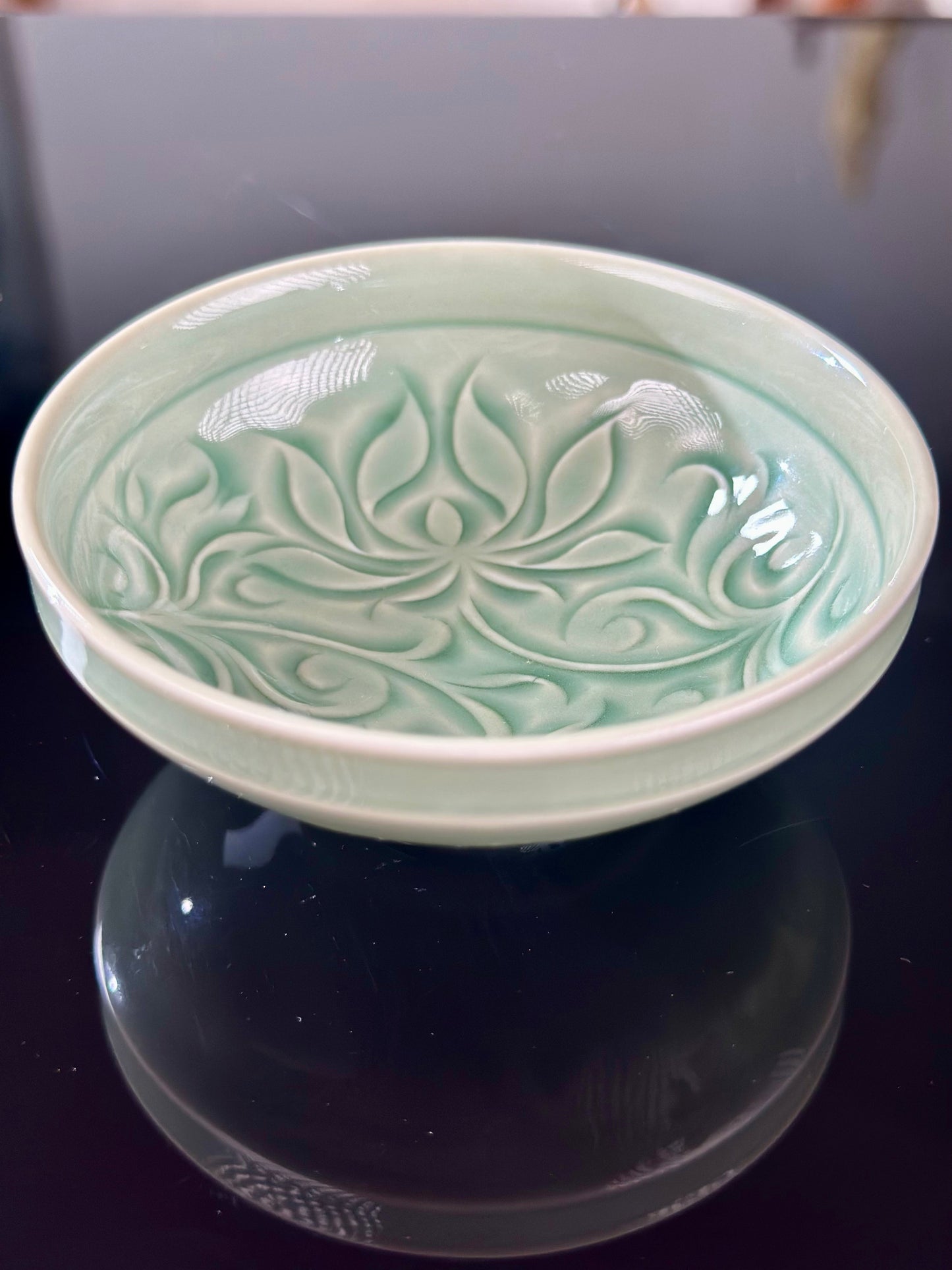 Hand Carved Chinse Lotus Yaozhou Celadon Porcelain Kiln Sky Blue Green Puer Shape Teacup