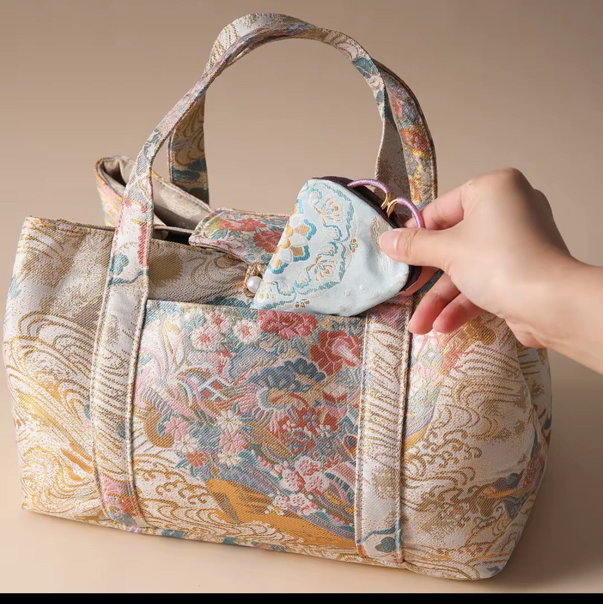 Chinese Traditional Song Brocade Gilt Pink Flower Pattern Tea Bag Travel Cloth Bag Big Capacity Portable Storage Bag