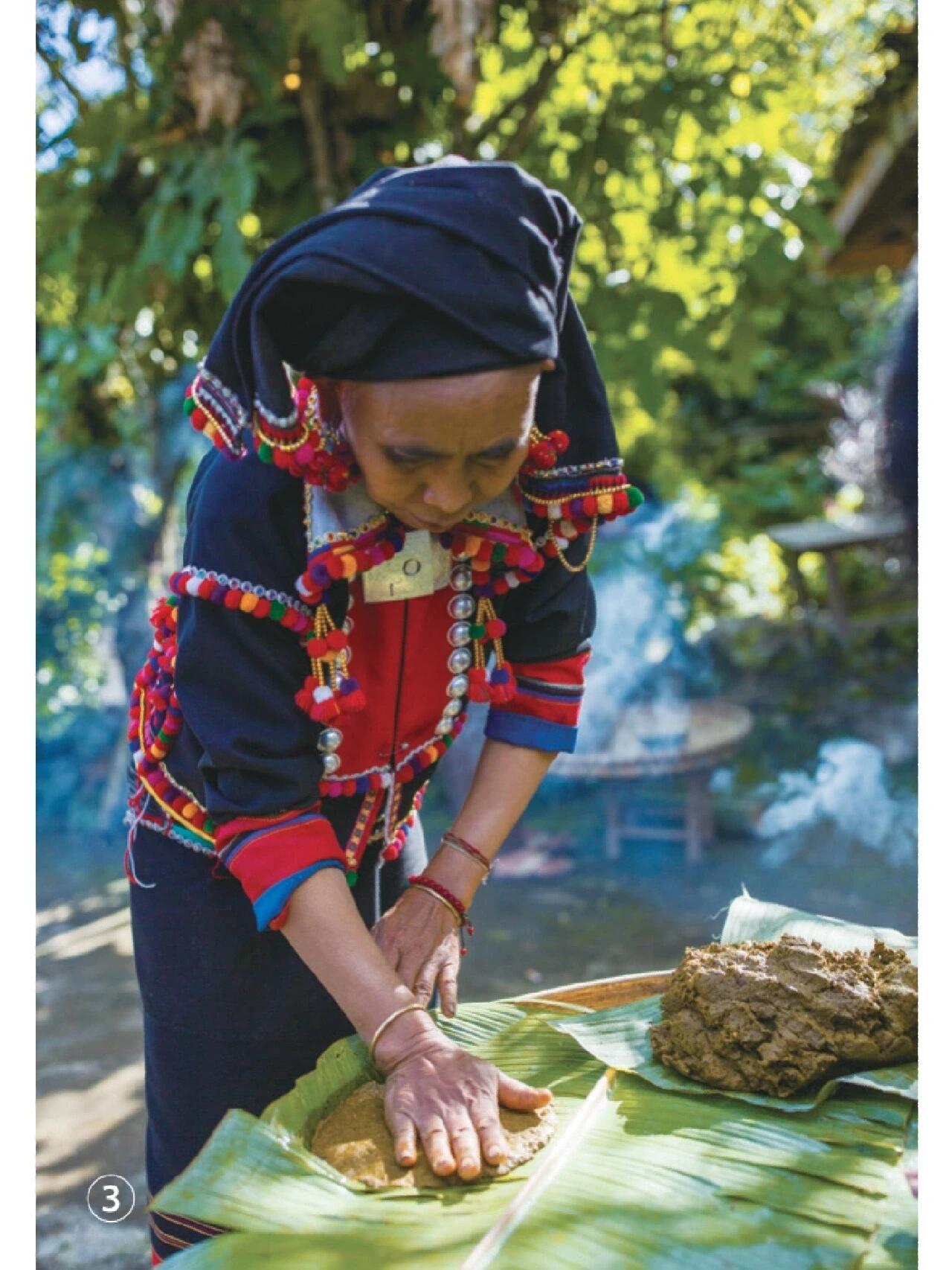 Chinese Yunnan De'ang Minority Traditional Sour Tea Fermented Acid Tea