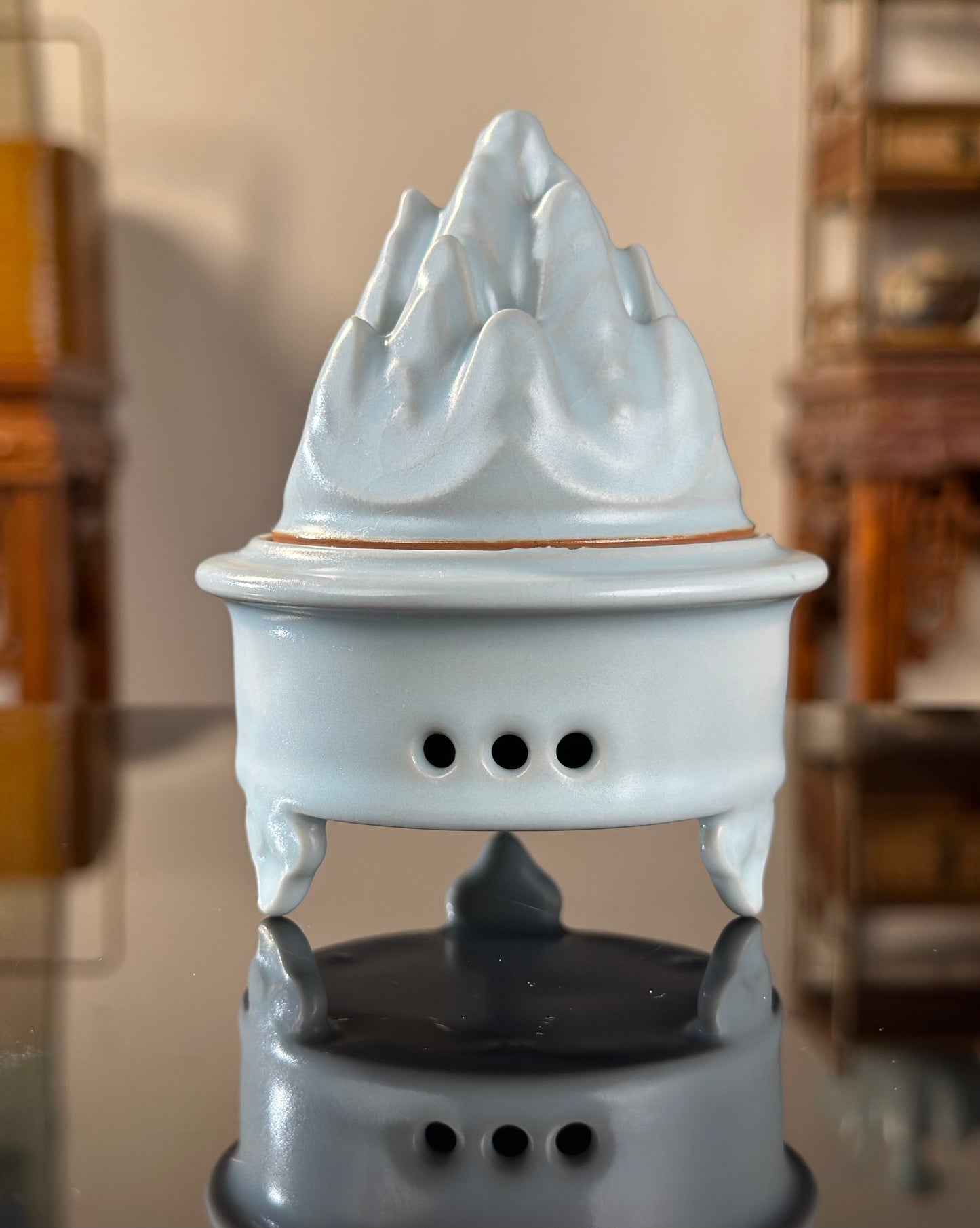 Handcrafted Ru Ware Classic Moon White Glaze Incense Holder Chinese High-class Ru Porcelain Ruyao Moon White Glaze