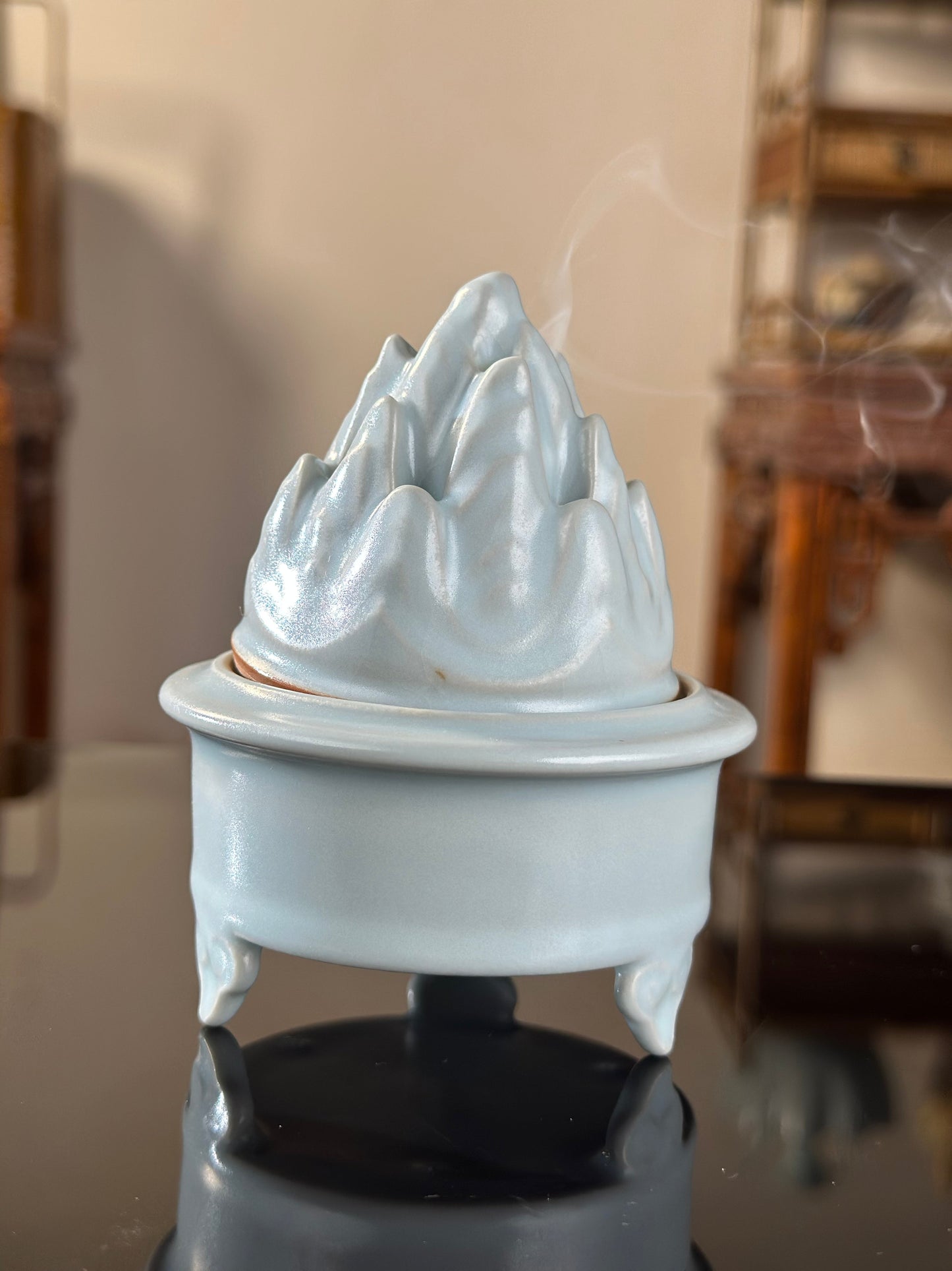Handcrafted Ru Ware Classic Moon White Glaze Incense Holder Chinese High-class Ru Porcelain Ruyao Moon White Glaze