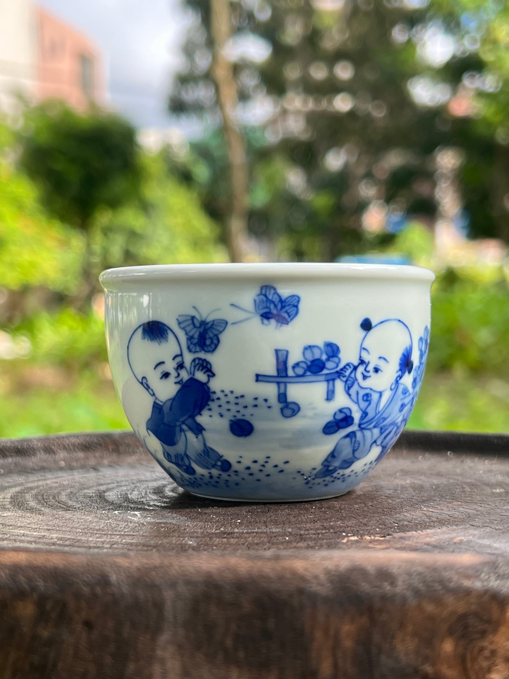 this is Chinese Jingdezhen blue and white porcelain teacup. this is a ceramic teacup