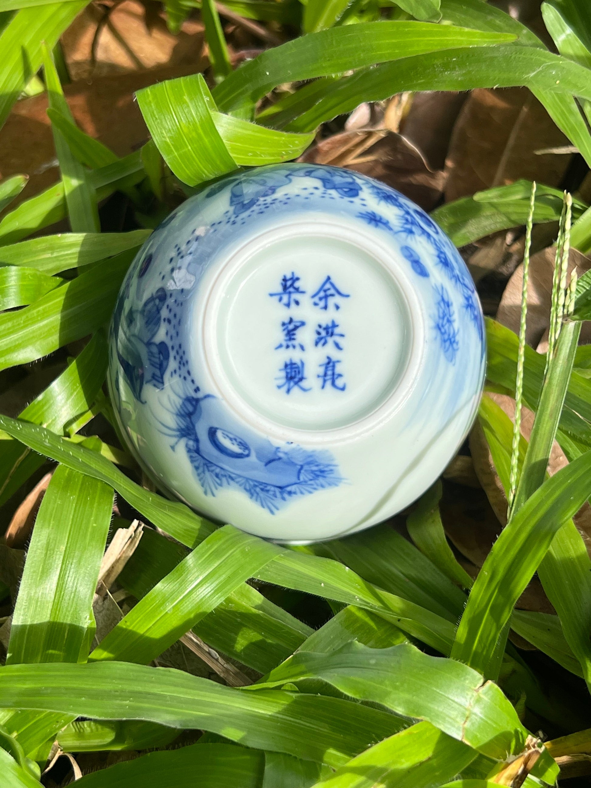 this is Chinese Jingdezhen blue and white porcelain teacup. this is a ceramic teacup