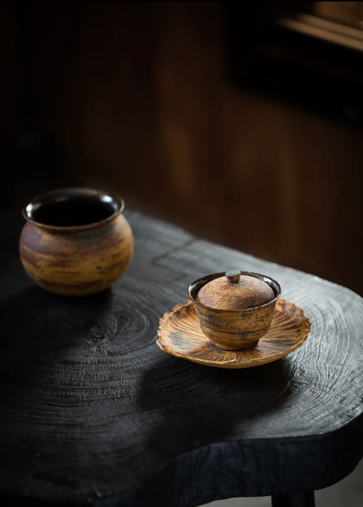 this is a pottery gaiwan.