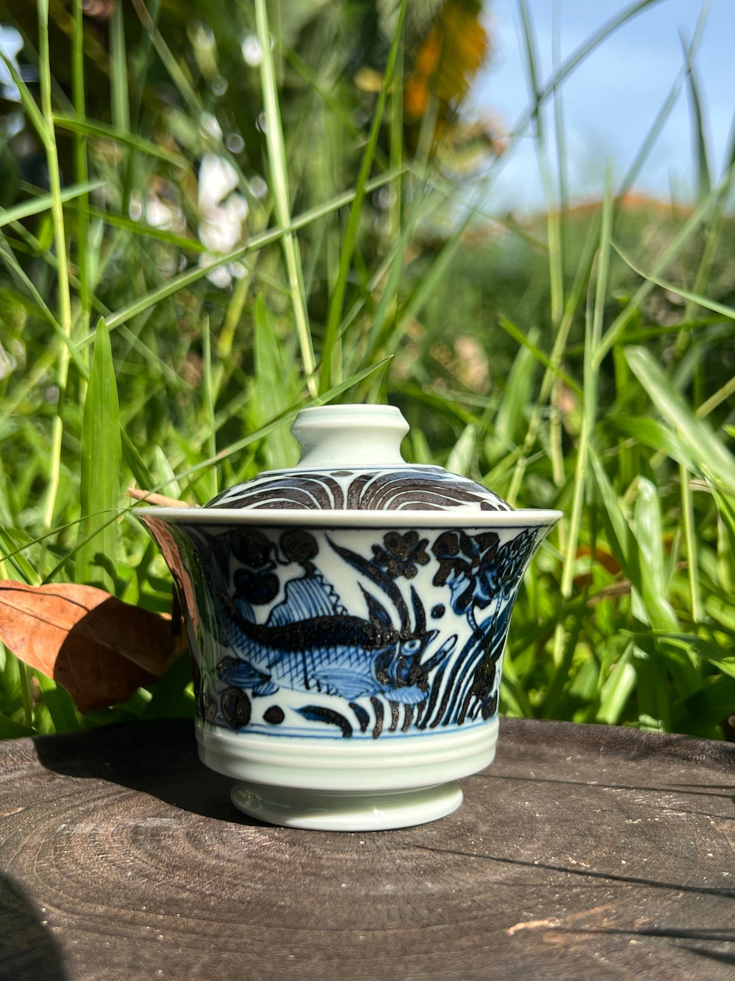 Hand Painted Chinese Antique Yuan Dynasty Blue and White Porcelain Fish and Algae Pattern Gaiwan Set Jingdezhen Master Ceramic Artwork