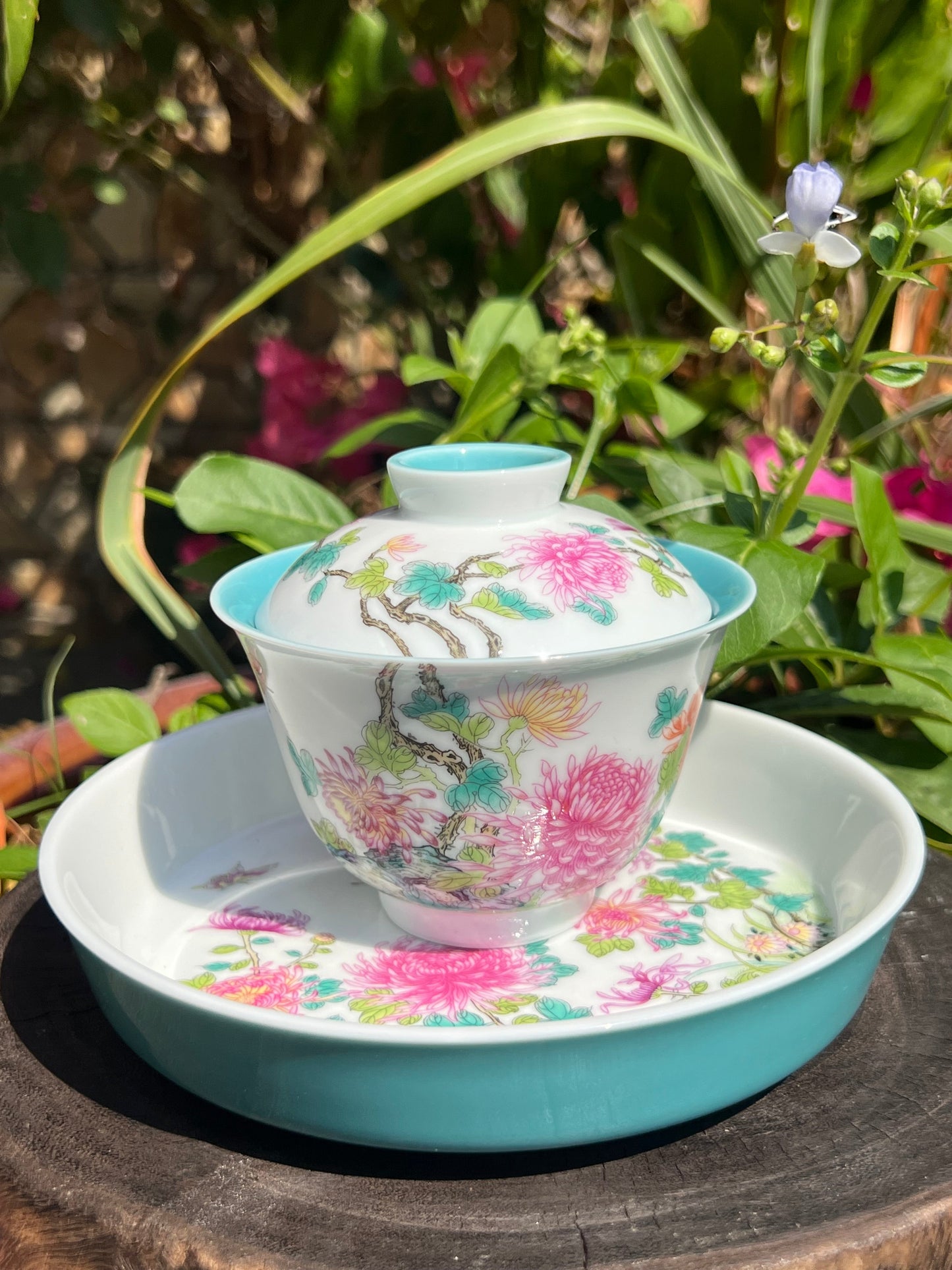 This is a Chinese Jingdezhen enamel flower teapot gaiwan