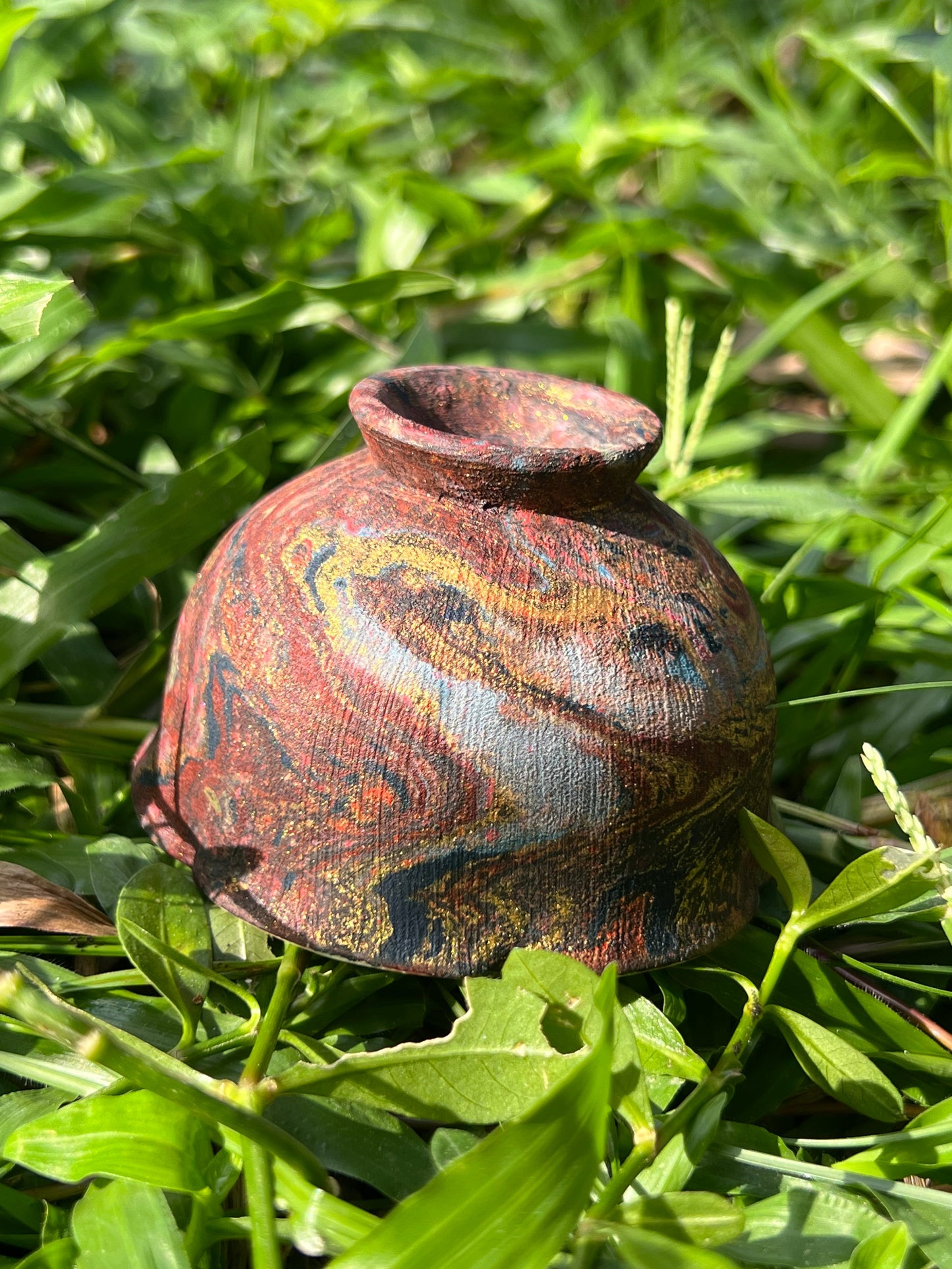 this is Chinese lacquer ware teacup. this is a pottery teacup