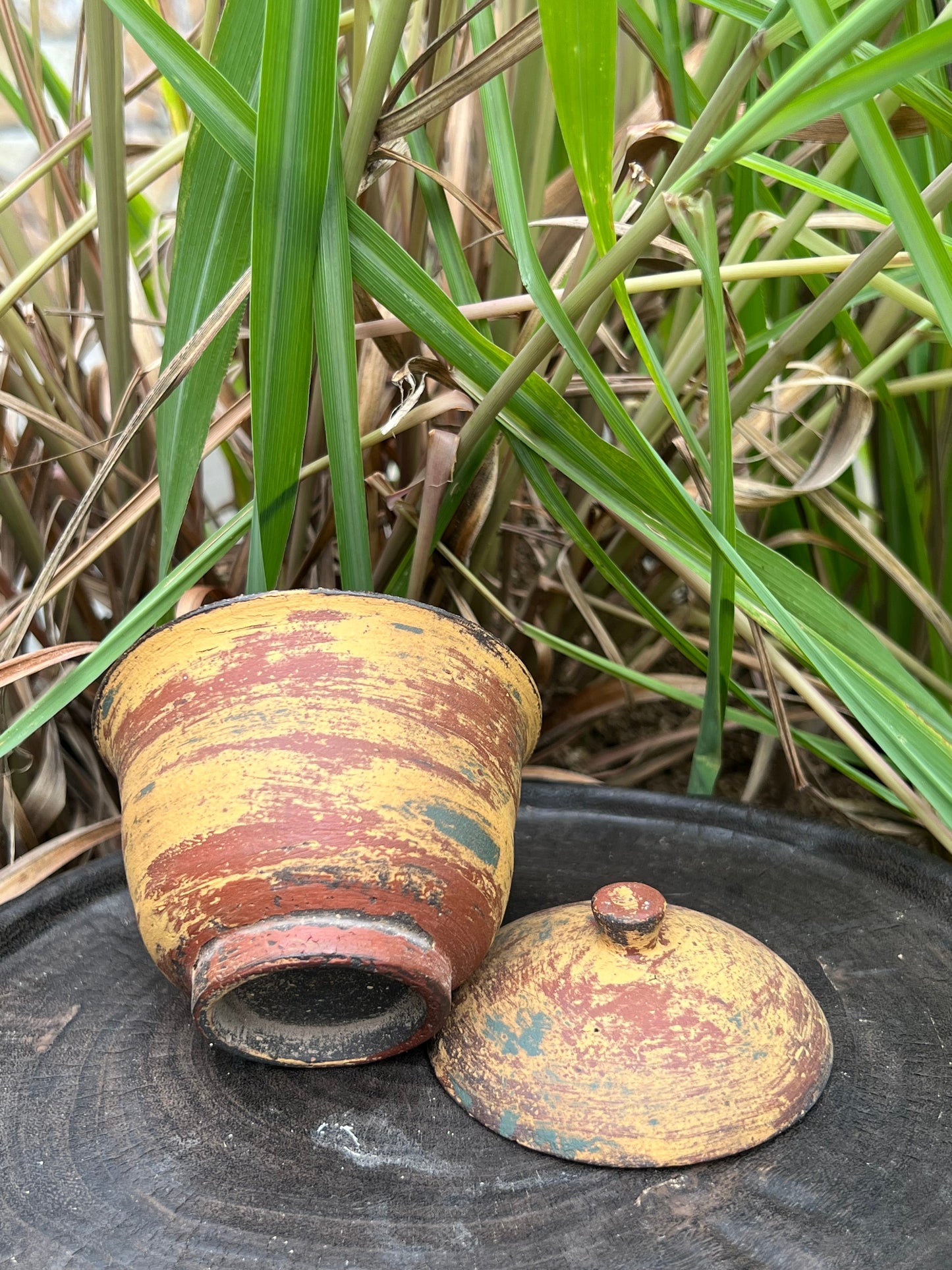 this is a pottery gaiwan.