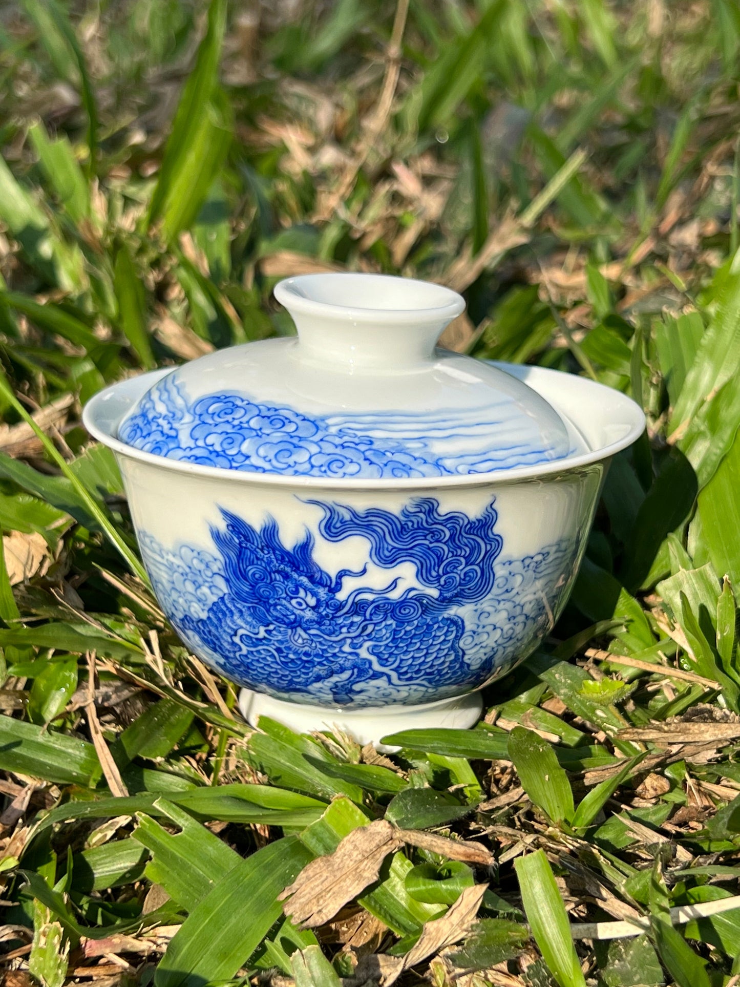 Hand Painted Chinese Qilin Gaiwan Blue And White Porcelain Pot Maker Jingdezhen Master Ceramic Artwork