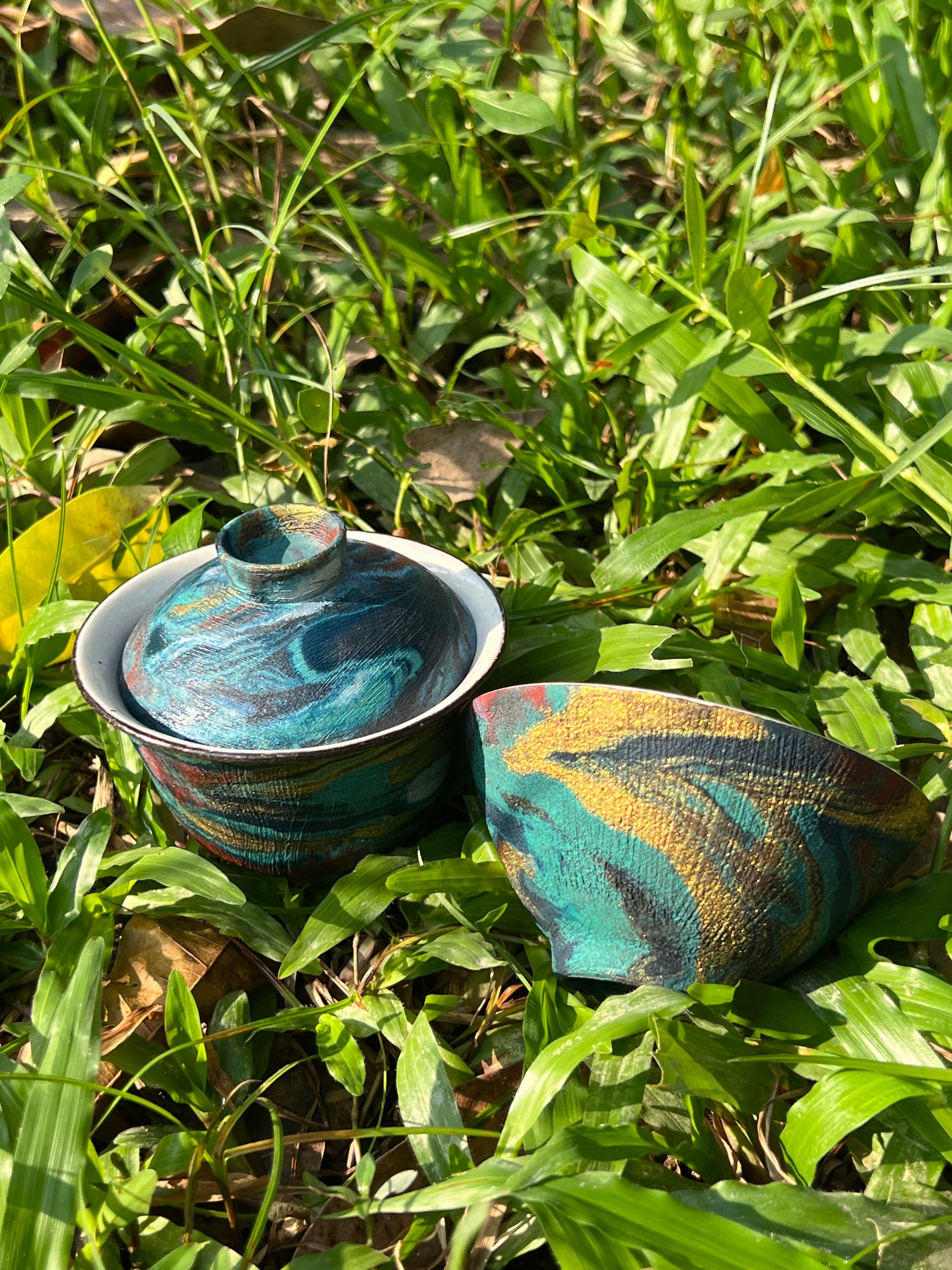 this is Chinese lacquer ware gaiwan