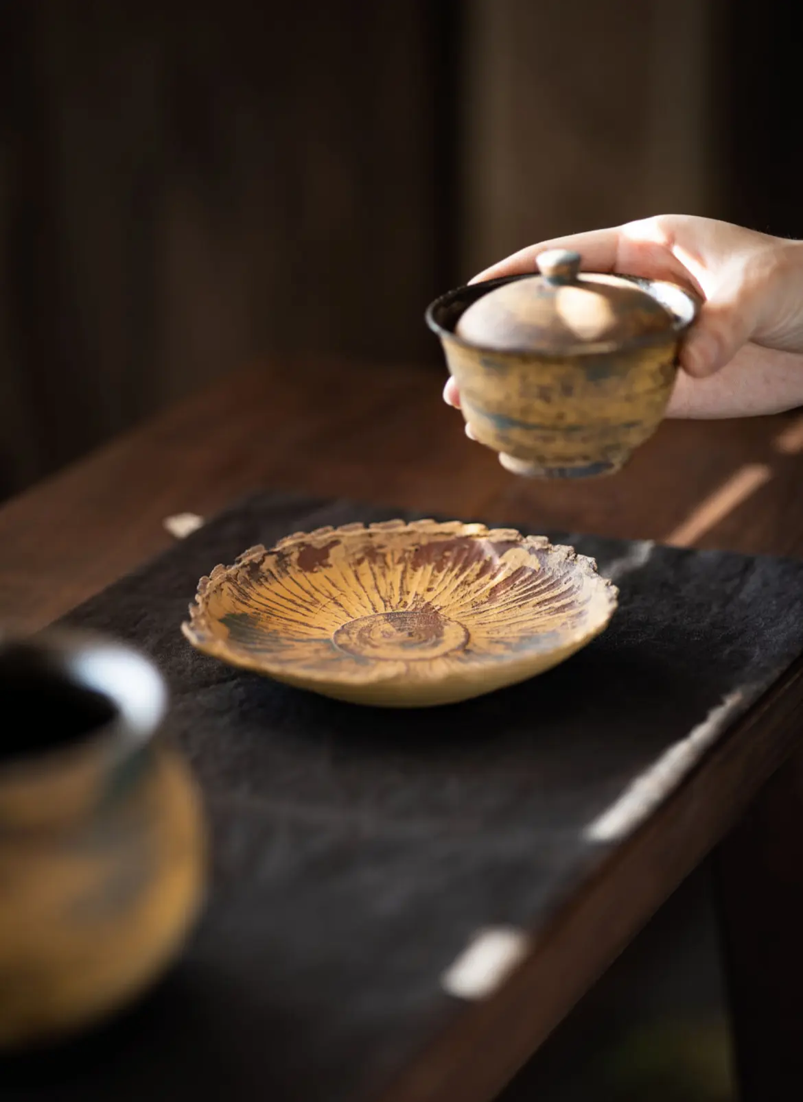 this is a pottery gaiwan.