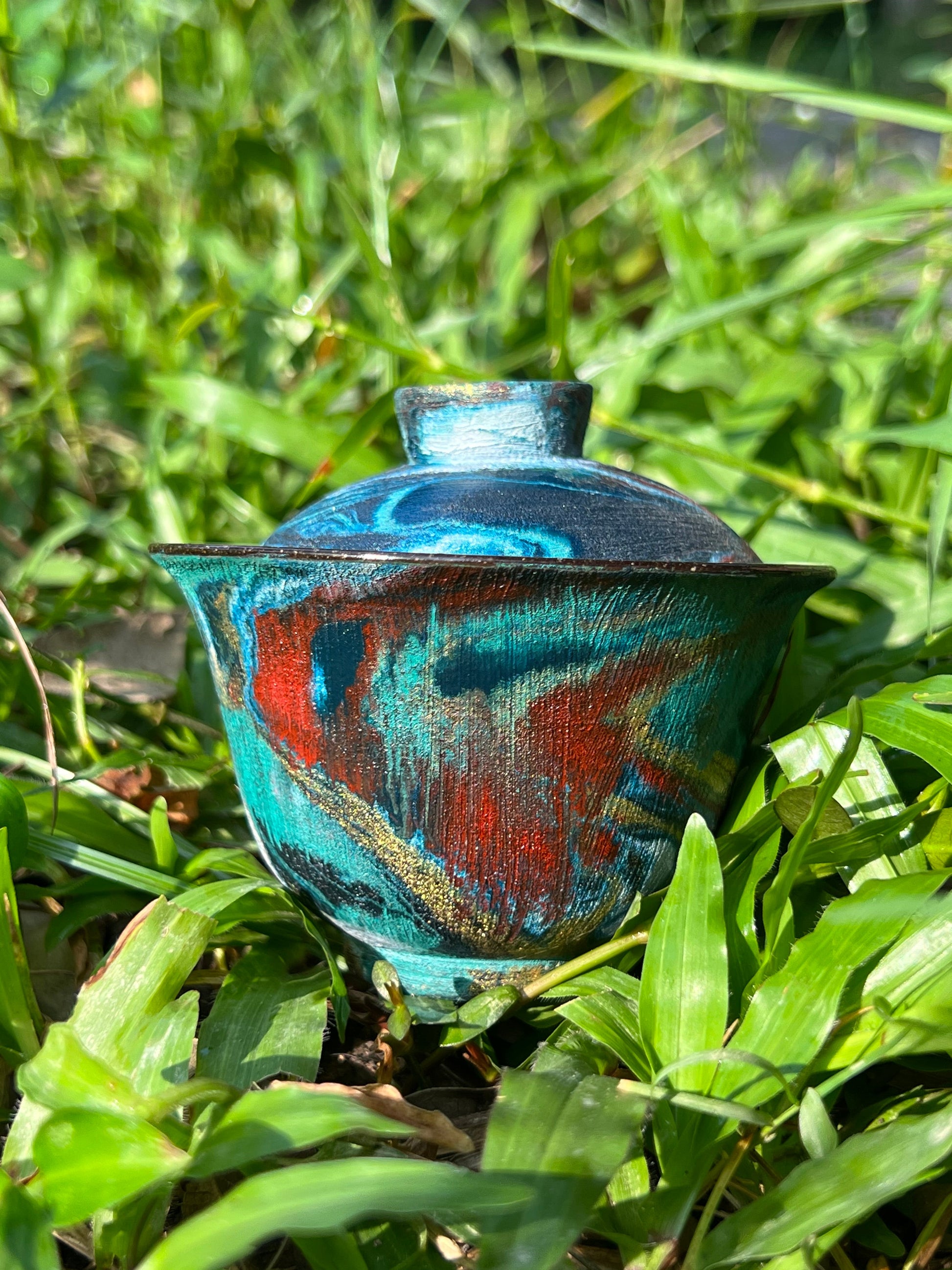 this is Chinese lacquer ware gaiwan