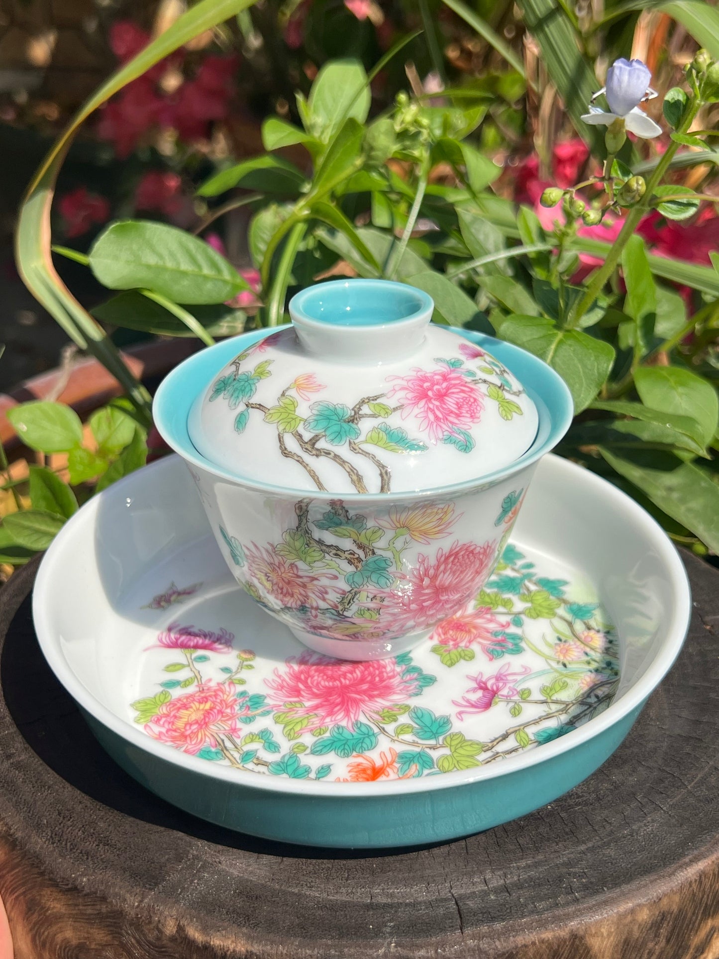 This is a Chinese Jingdezhen enamel chrysanthemum flower teapot gaiwan